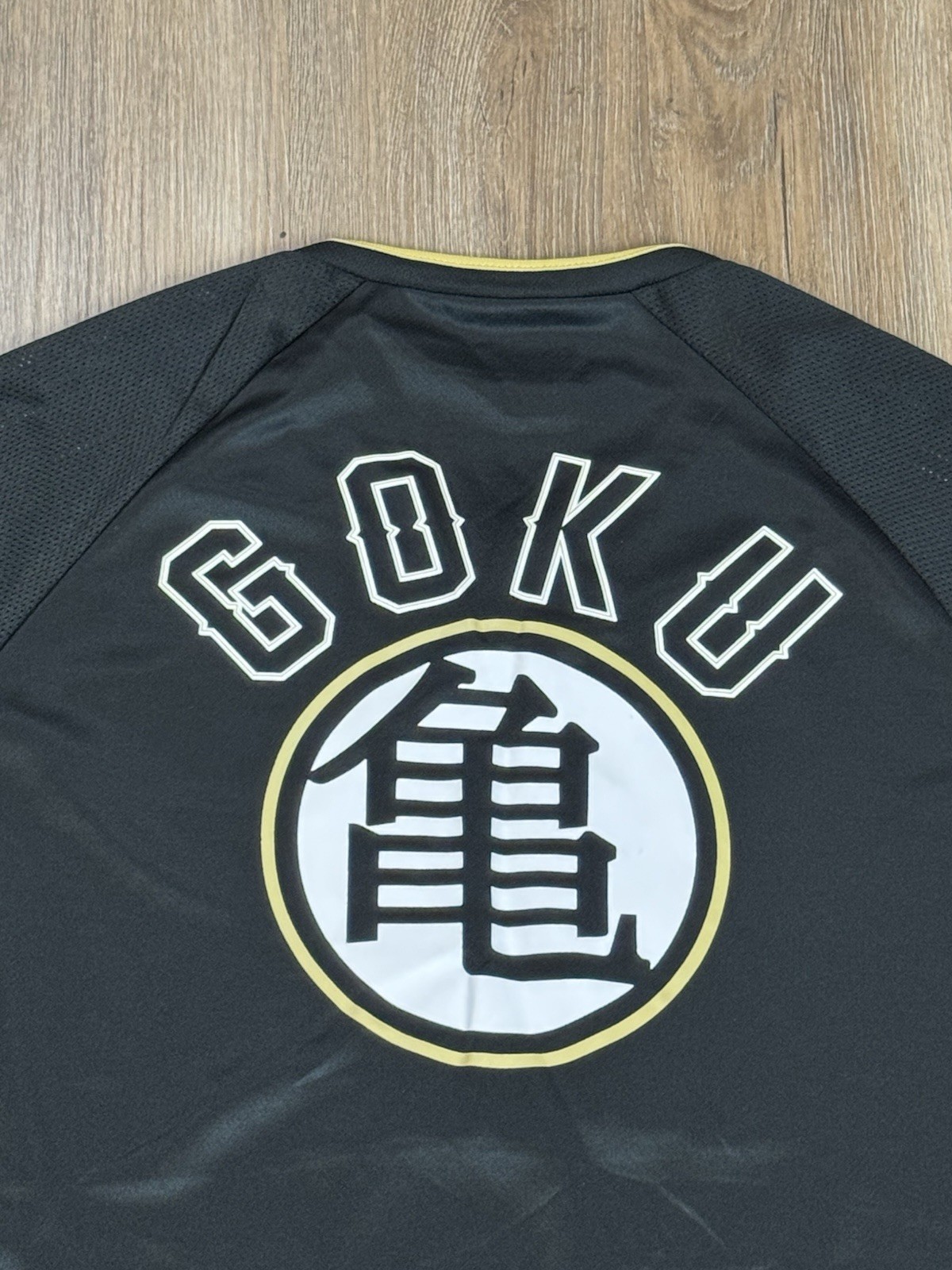 BoxLunch Exclusive Dragon Ball Z FLY NIMBUS Goku Soccer Jersey Size Medium gallery