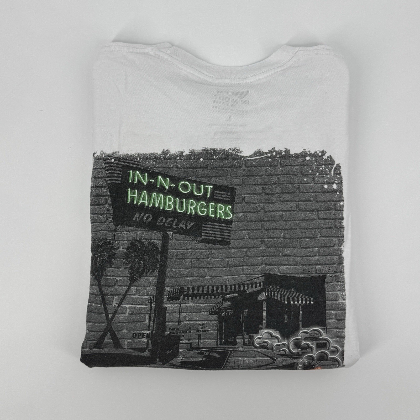 In-N-Out Burger Nevada Neon Graphic T Shirt Men’s Large White Retro Car USA Tee gallery