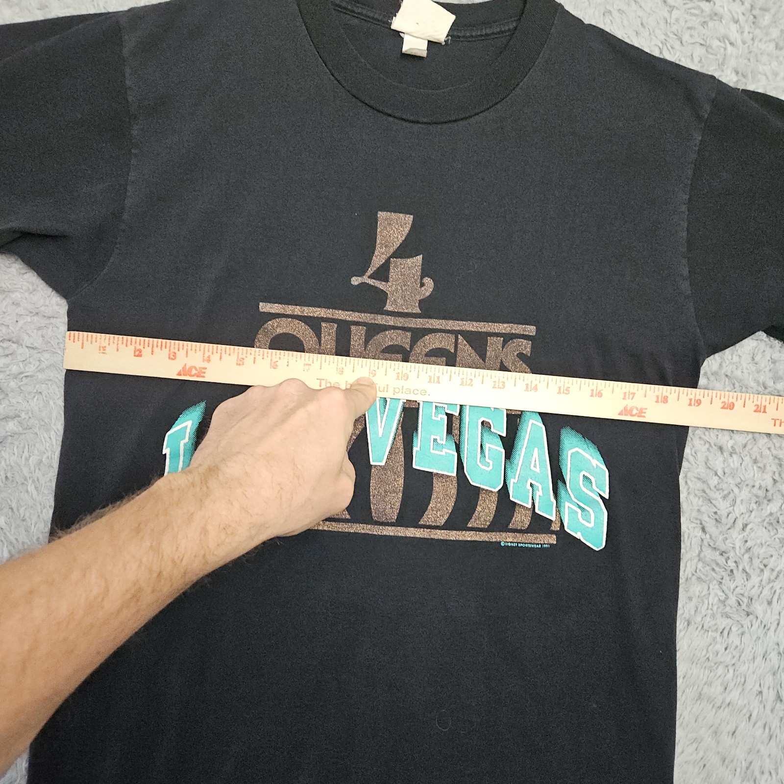 Vintage Las Vegas T Shirt Four Queens Hotel Casino 1990s Shiny Ink Large *Fits M gallery