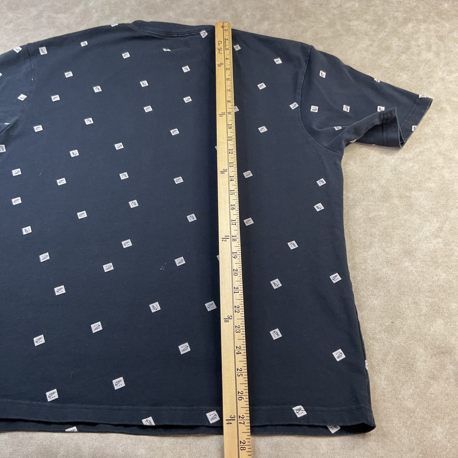 Nike Air Jordan T-Shirt Men Sz L AOP Graphic Tee Short Sleeve Crew Sportswear gallery
