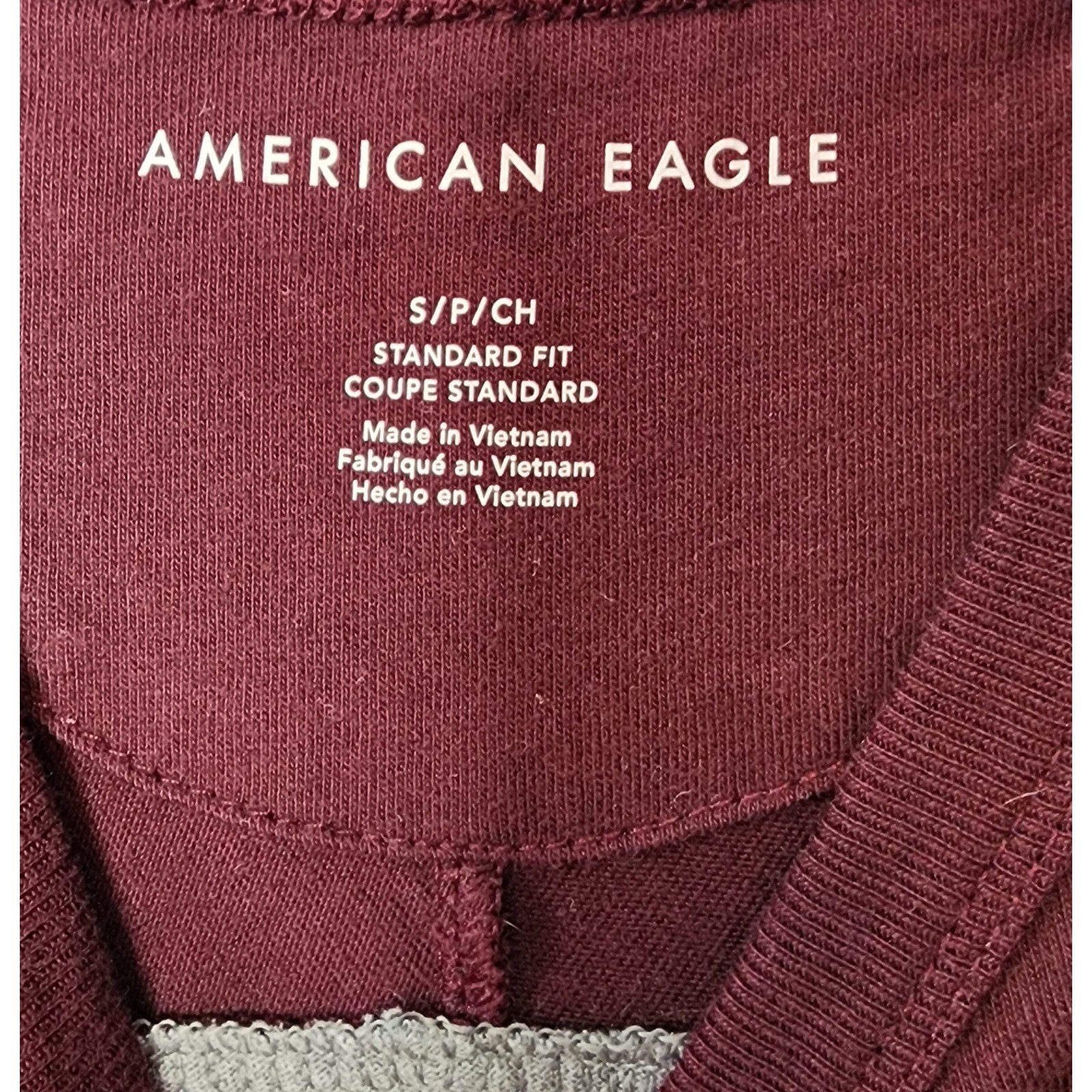 American Eagle T-Shirt Mens Small Burgundy Grey Colorblock Crew Neck EXC gallery