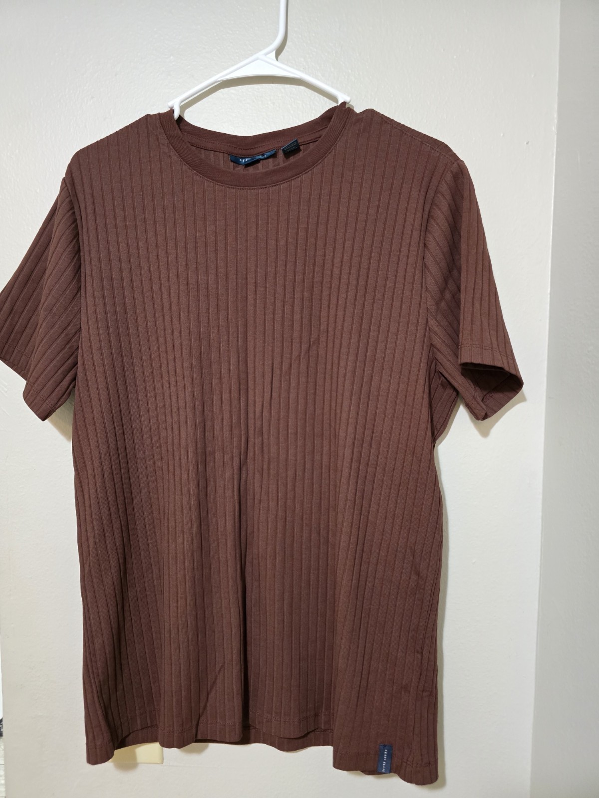 Perry Ellis Stretch Men's Ribbed Short Sleeve T-Shirt Brown Size M gallery