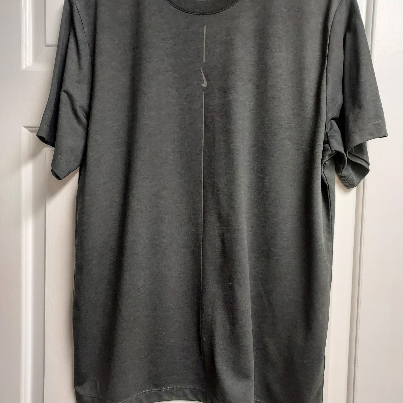 Nike Dri-FIT Polyester Cotton Rayon Charcoal Gray Logo Mens T-Shirt L CT6476-010 gallery