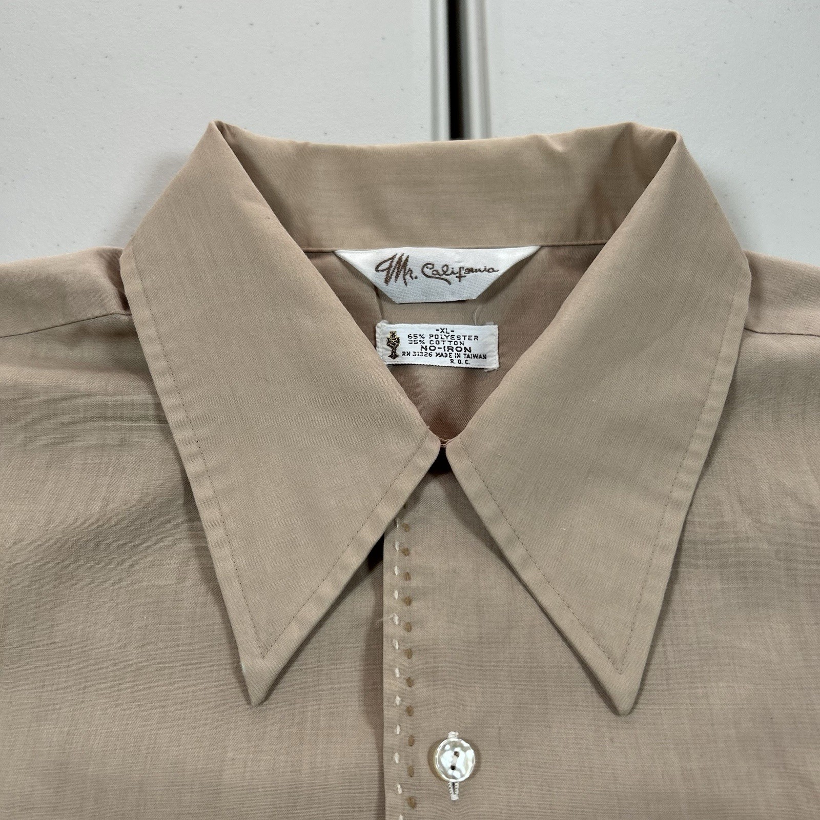 Vintage 70s Mr. California Loop Collar Button Up Shirt Men's Size XL Polycotton gallery