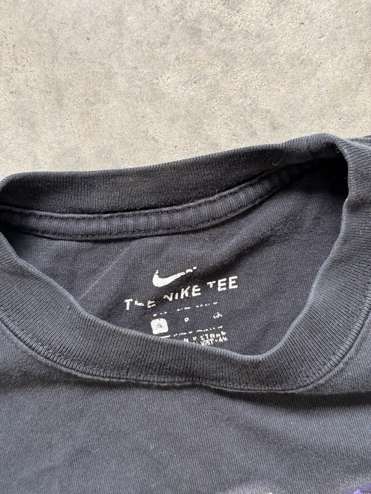 Nike Mens T-shirt Size S Howling Wolf Moon Lightning Thunder 100% Cotton #1739 gallery