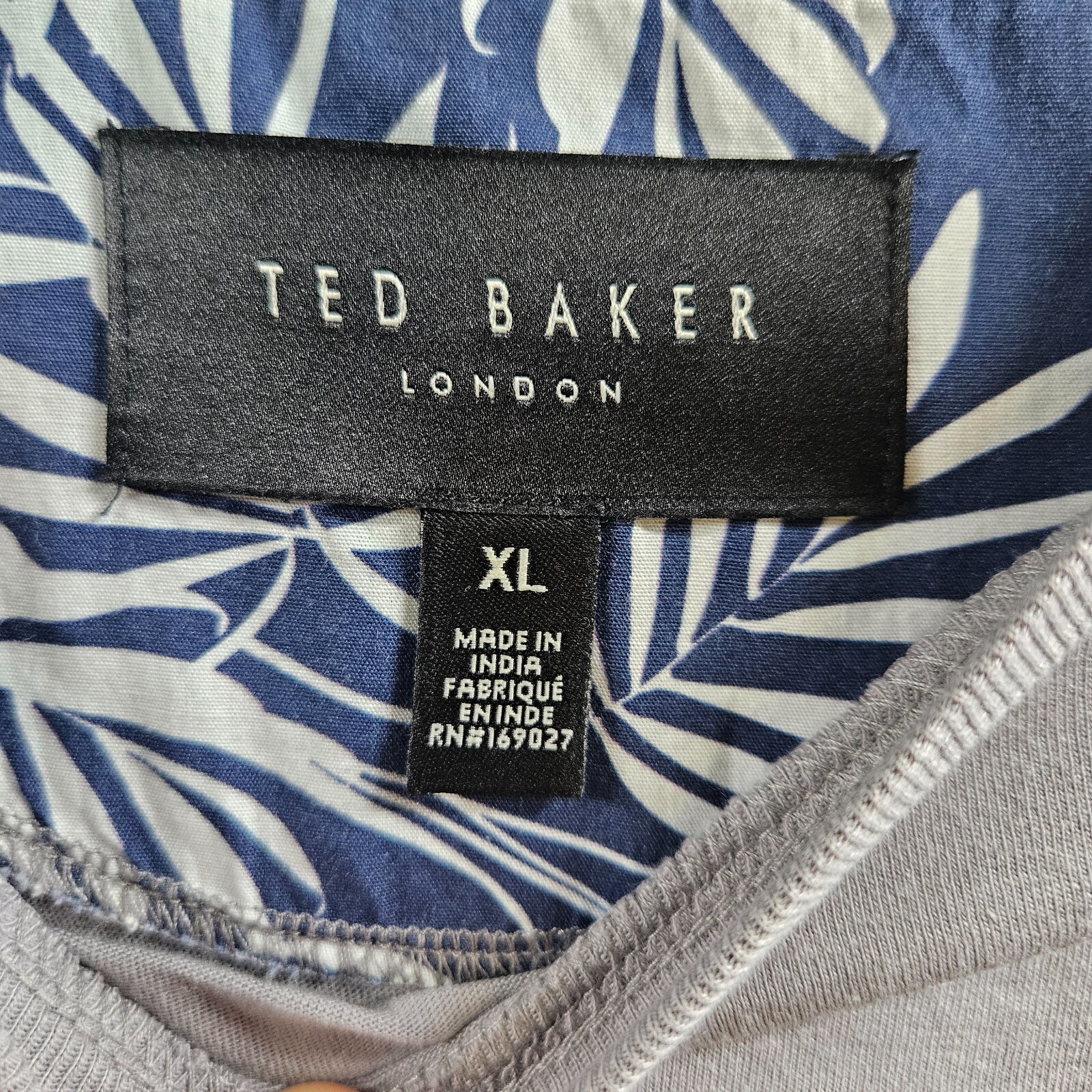 NWT Ted Baker London Tee T-Shirt Men XL Short Sleeve Leaf Print Gray Soft Comfy gallery