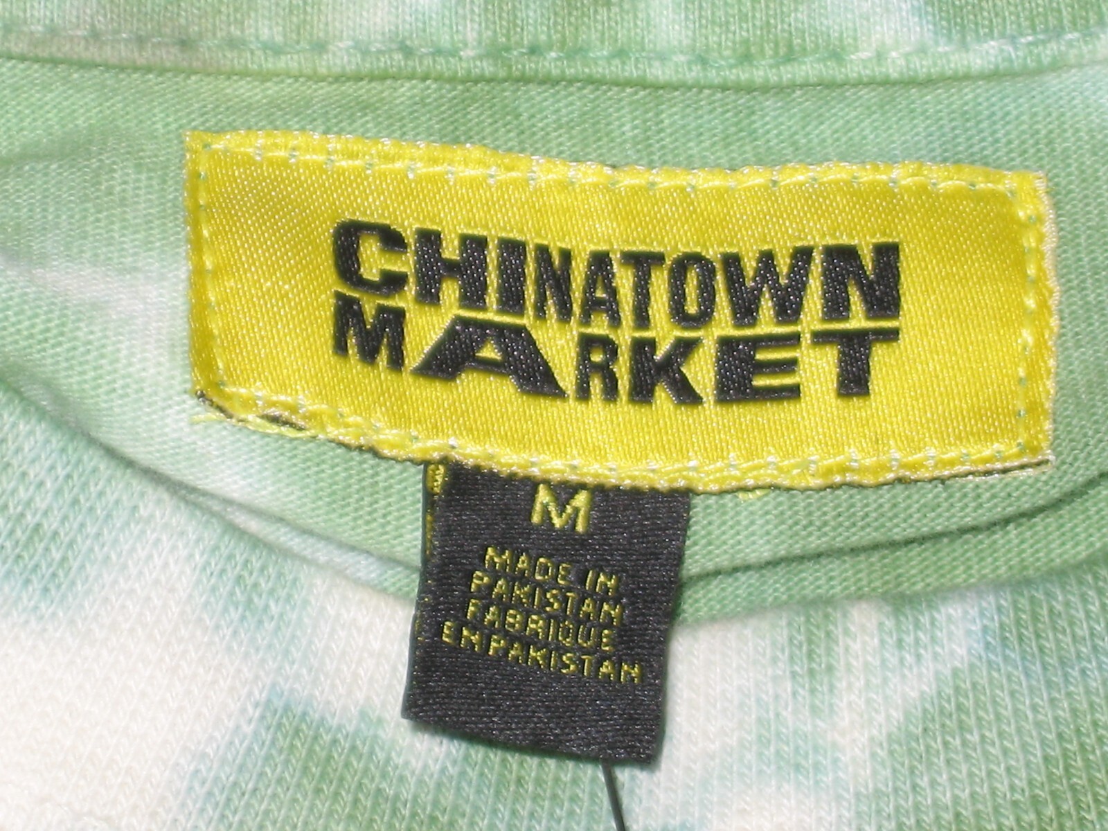 CHINATOWN MARKET MEN'S MEDIUM MULTI-COLOR TROPICAL T-SHIRT BRAND NEW WITH TAGS gallery