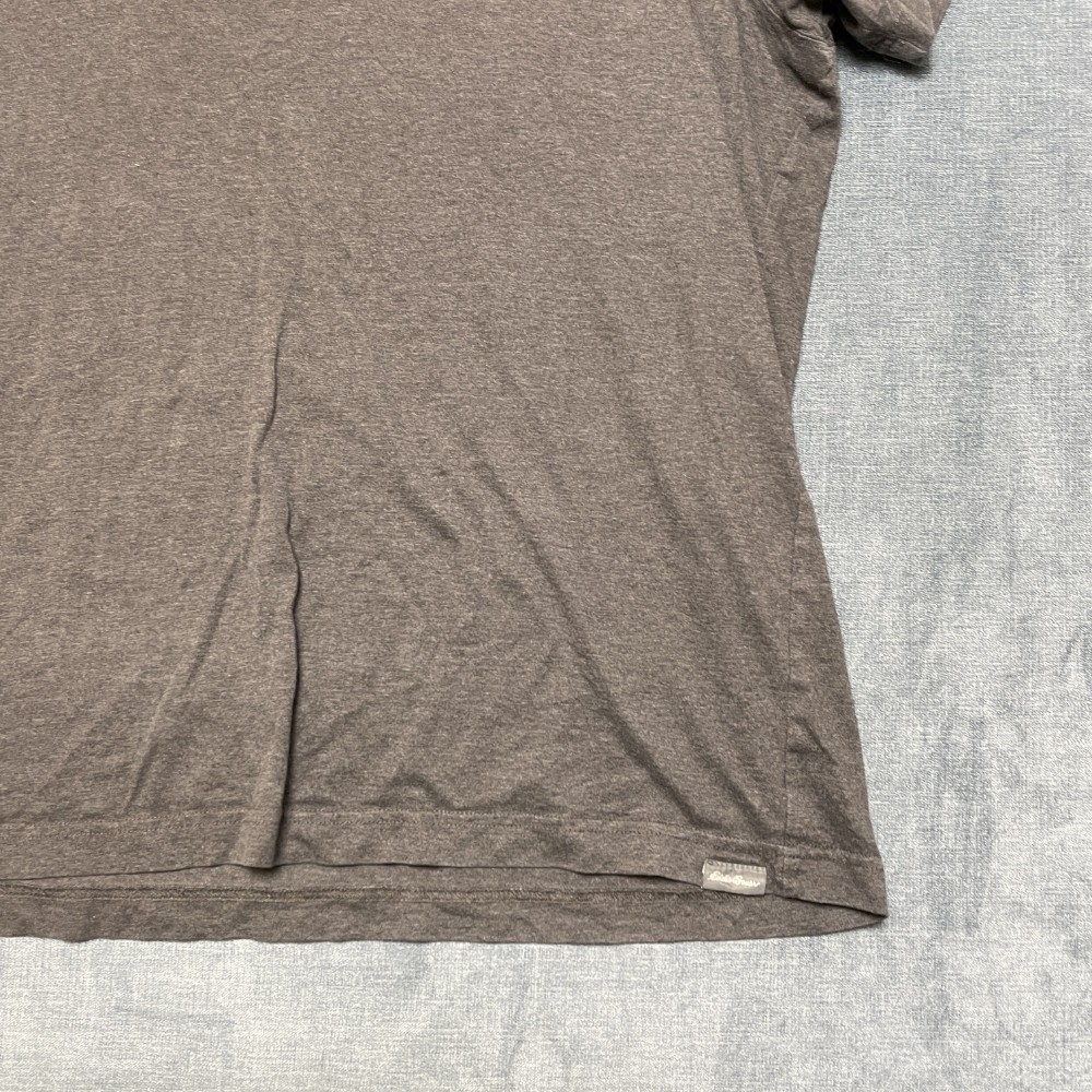 Eddie Bauer T Shirt Mens XL Heather Gray Casual Short Sleeve Logo Streetwear Tee gallery