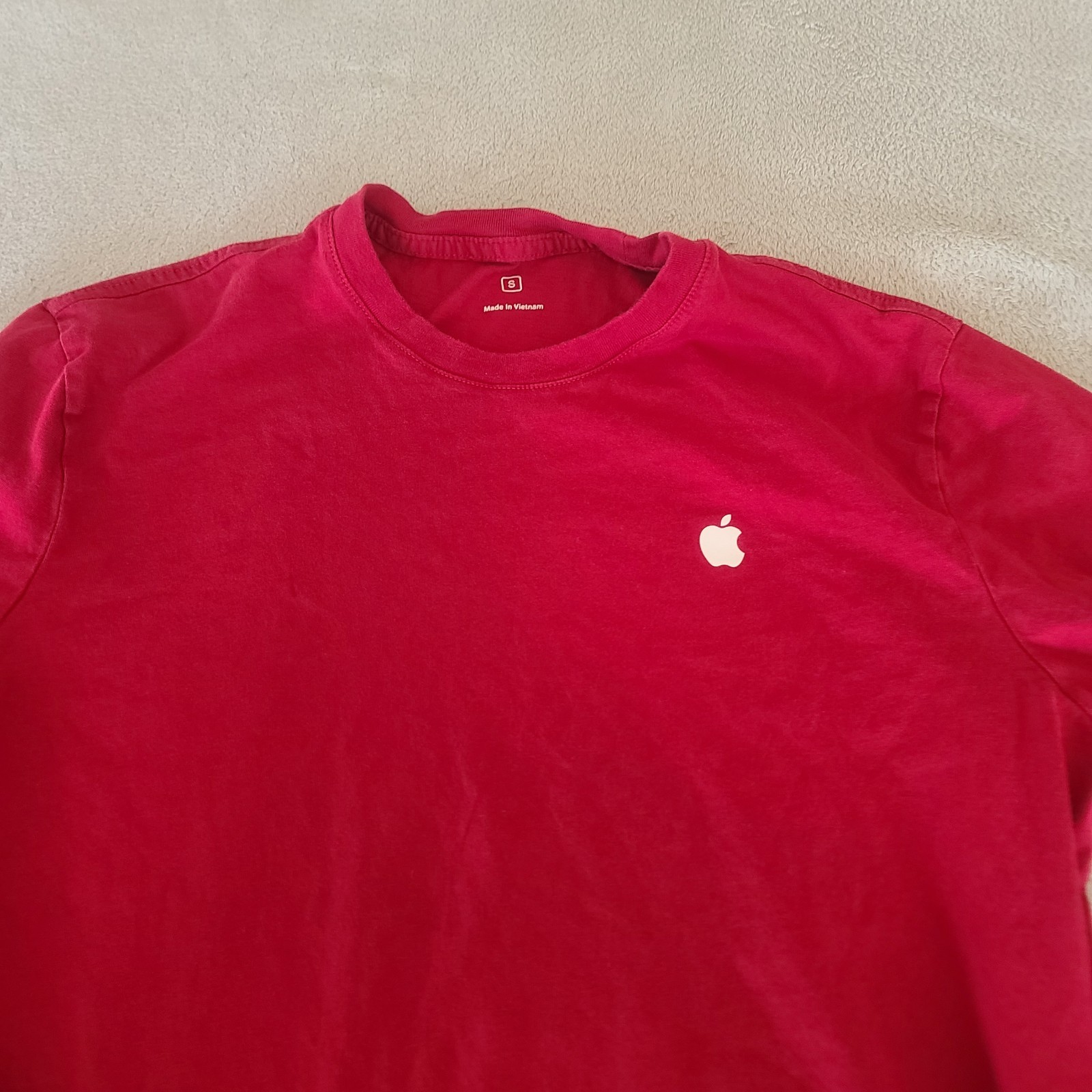 Apple Mens Small Red Long Sleeves Shirt gallery