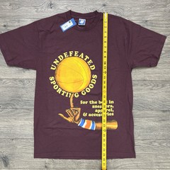 Undefeated T Shirt Tee Size Medium Mens Sporting Goods Burgundy Plum Basketball