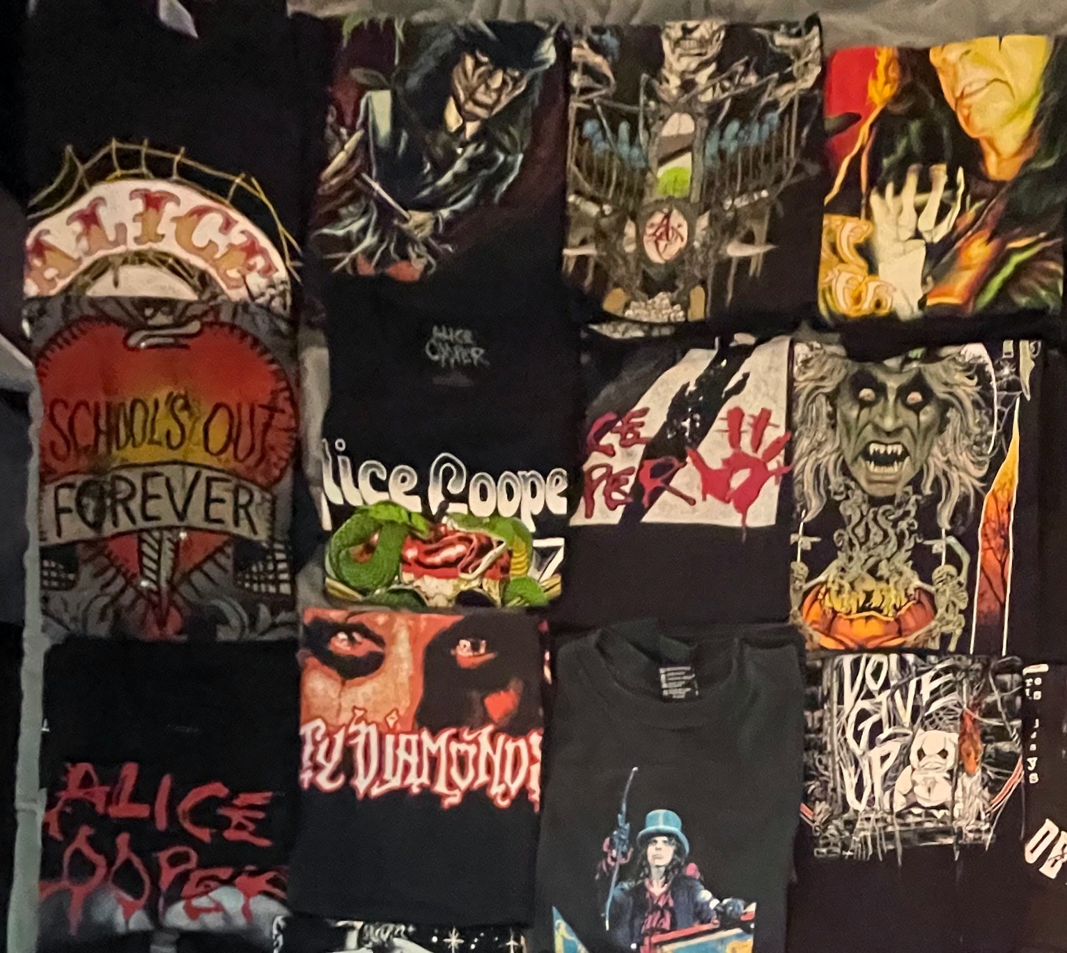 Build Your Own Lot of Alice Cooper T-Shirts Mens Size Large random grab bag gallery