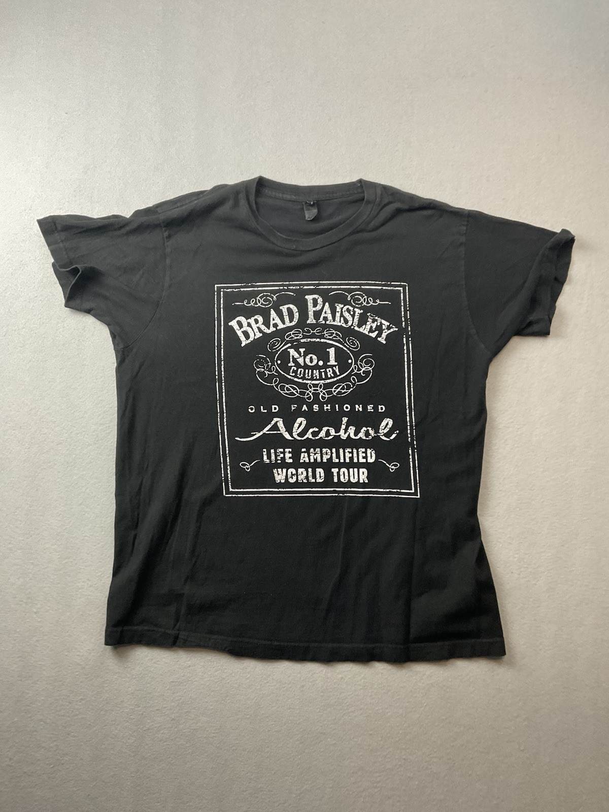 Brad Paisley Men's Life Amplified World Tour Shirt Size Large gallery