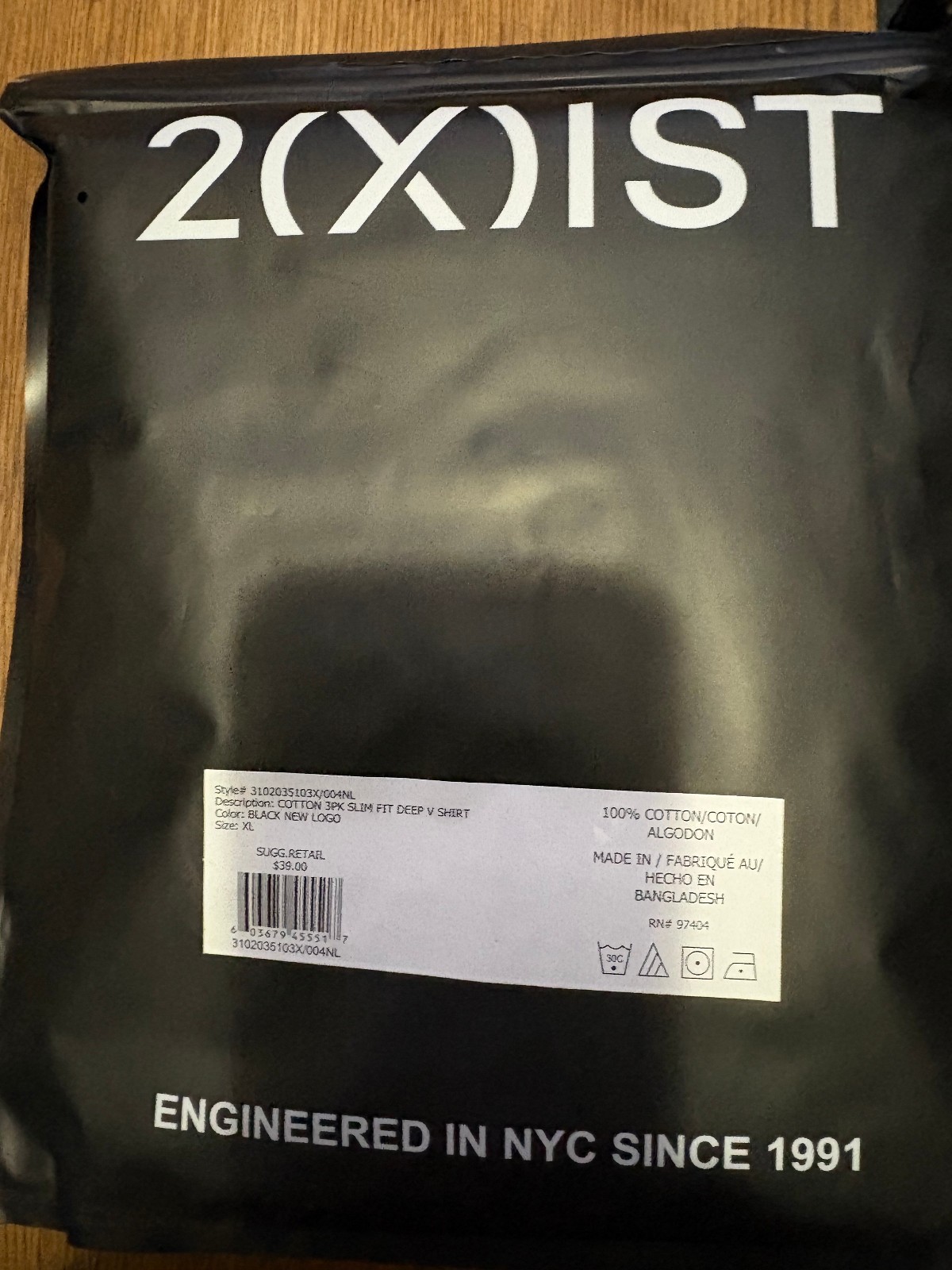 2 xist Men’s Deep V neck Tshirts 3pack Xlarge New in Package