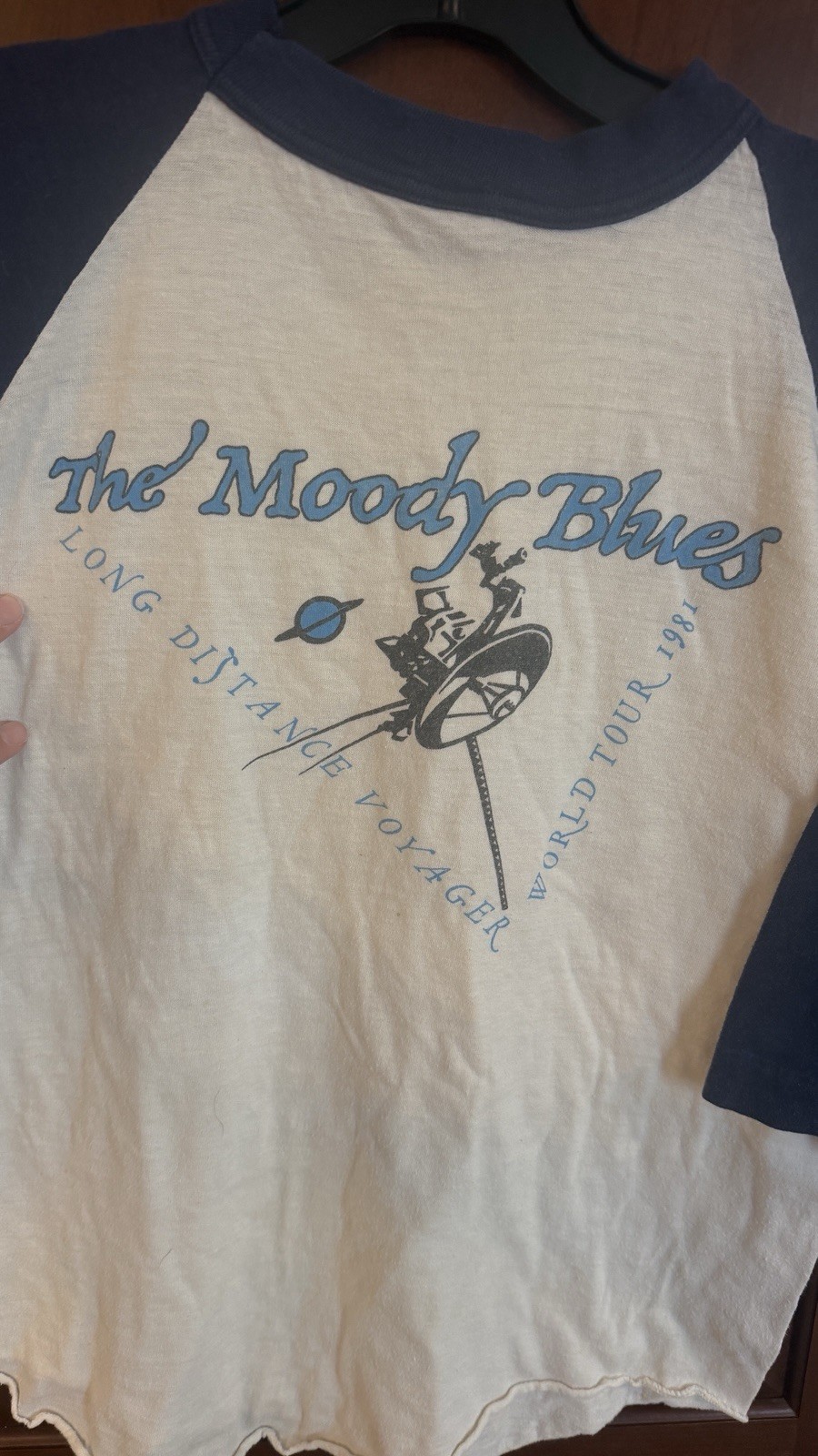 Vtg 80s 1981 The Moody Blues Long Distance Voyager Tour Raglan T-Shirt Size L gallery