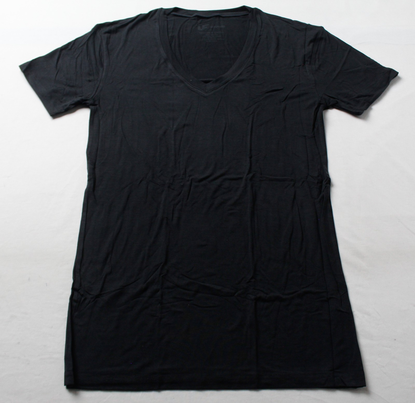 Underfit Men's Soft Anti-Odor V-Neck Undershirt DH3 Black Large NWT gallery