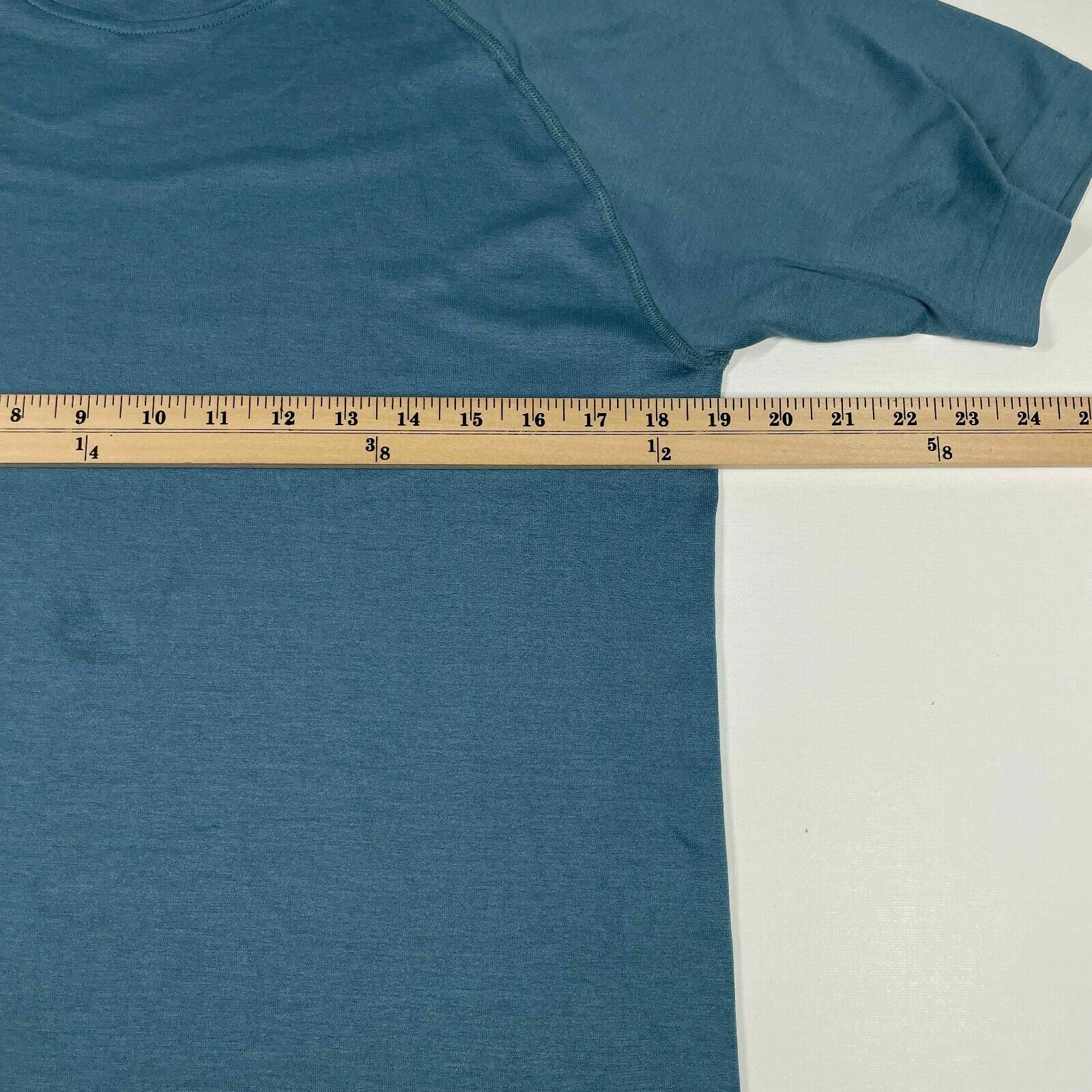 Chubbies T-Shirt Blue Short Sleeve Polyamide Rear Pineapple Logo Adult Medium gallery