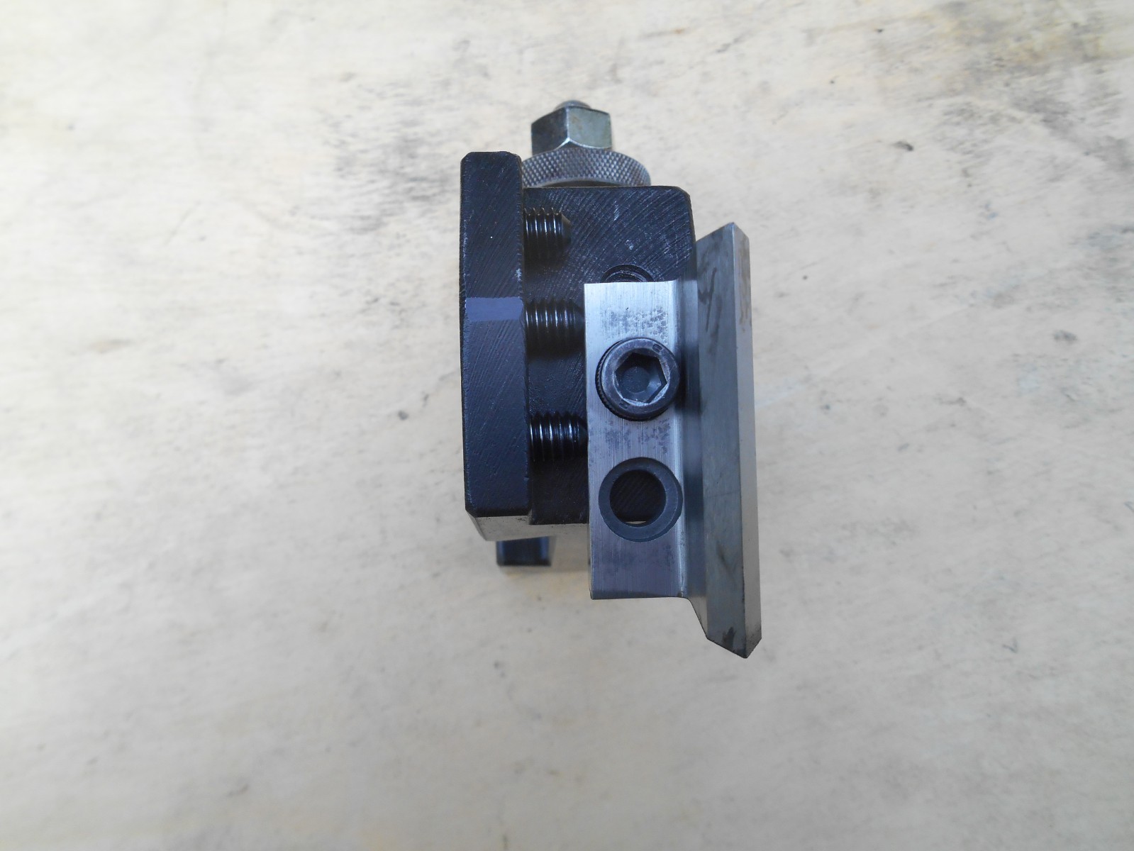 ALORIS CA8 QUICK CHANGE THREADING TOOL HOLDER , WITH P-4 CUTTER