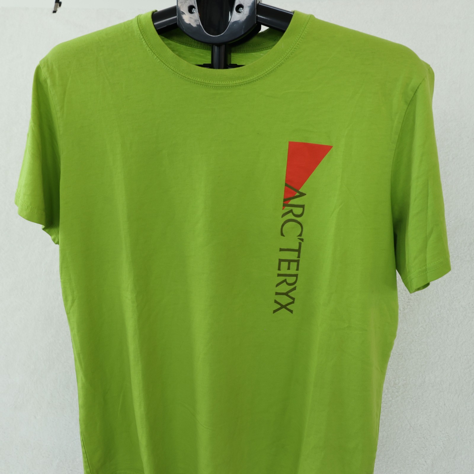 Arc’teryx T-Shirt Men’s Large Lime Green Short Sleeve Logo Graphic Double Stitch
