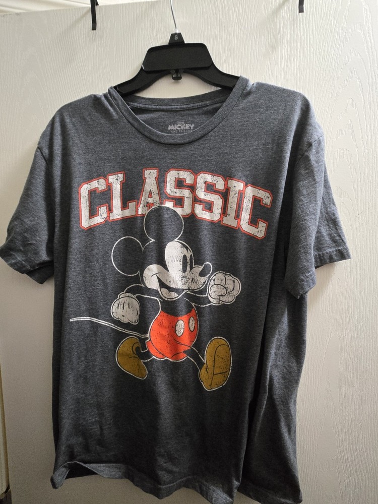 Disney Mickey and Friends Mickey Mouse Gray Graphic Logo Men’s T-Shirt Size M