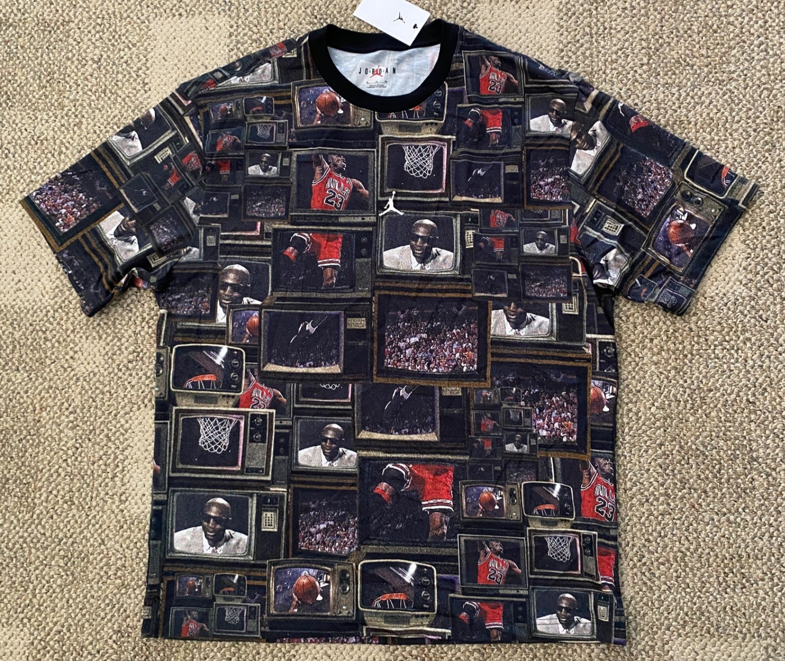Air Jordan Nike Brooklyn Tee SS Athletic Top Shirt T-Shirt HQ8946-010 Men's L gallery