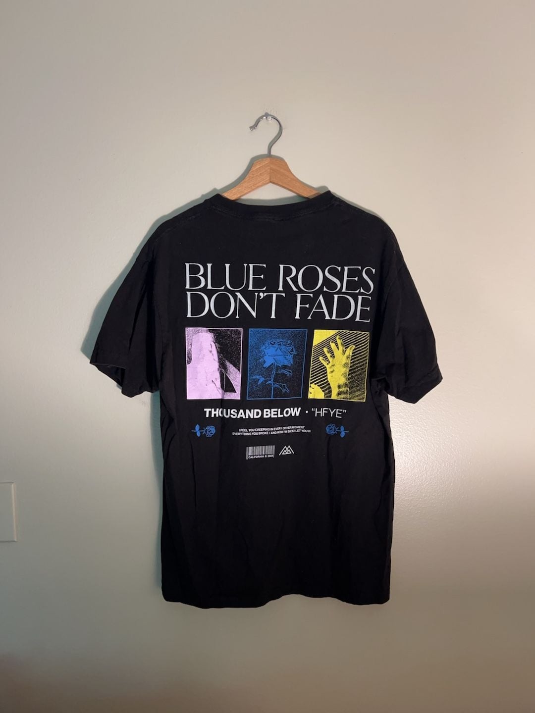 Thousand Below "Blue Roses" Band Graphic T-Shirt Large gallery