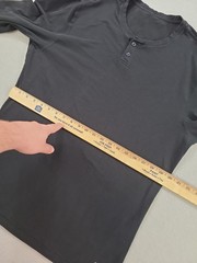 Vuori Ever Henley T Shirt Mens Medium Black Soft Lightweight Gym Elbow Patch