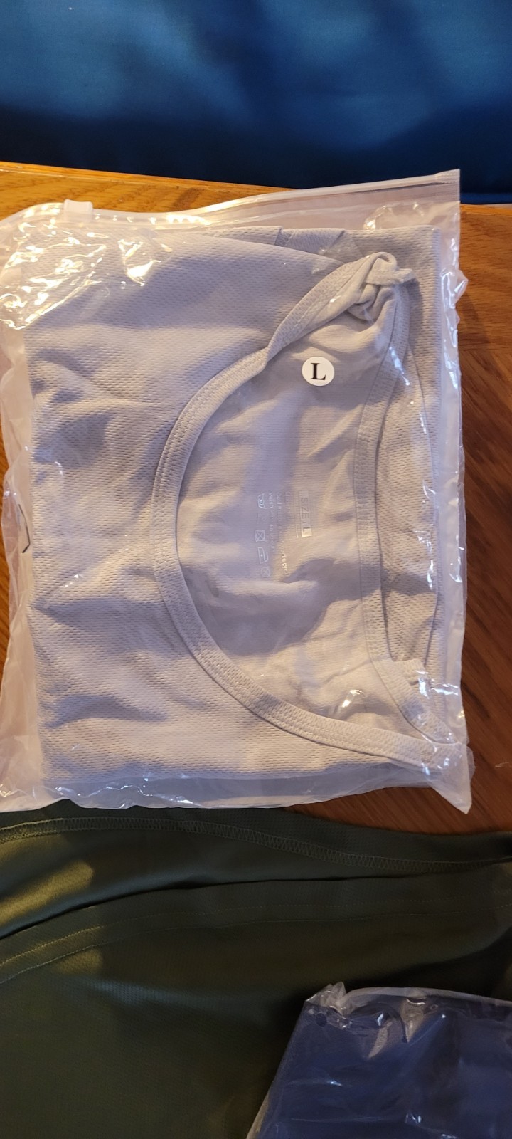 Mens tank tops Size L See measurement's in pics Set of 6 gallery