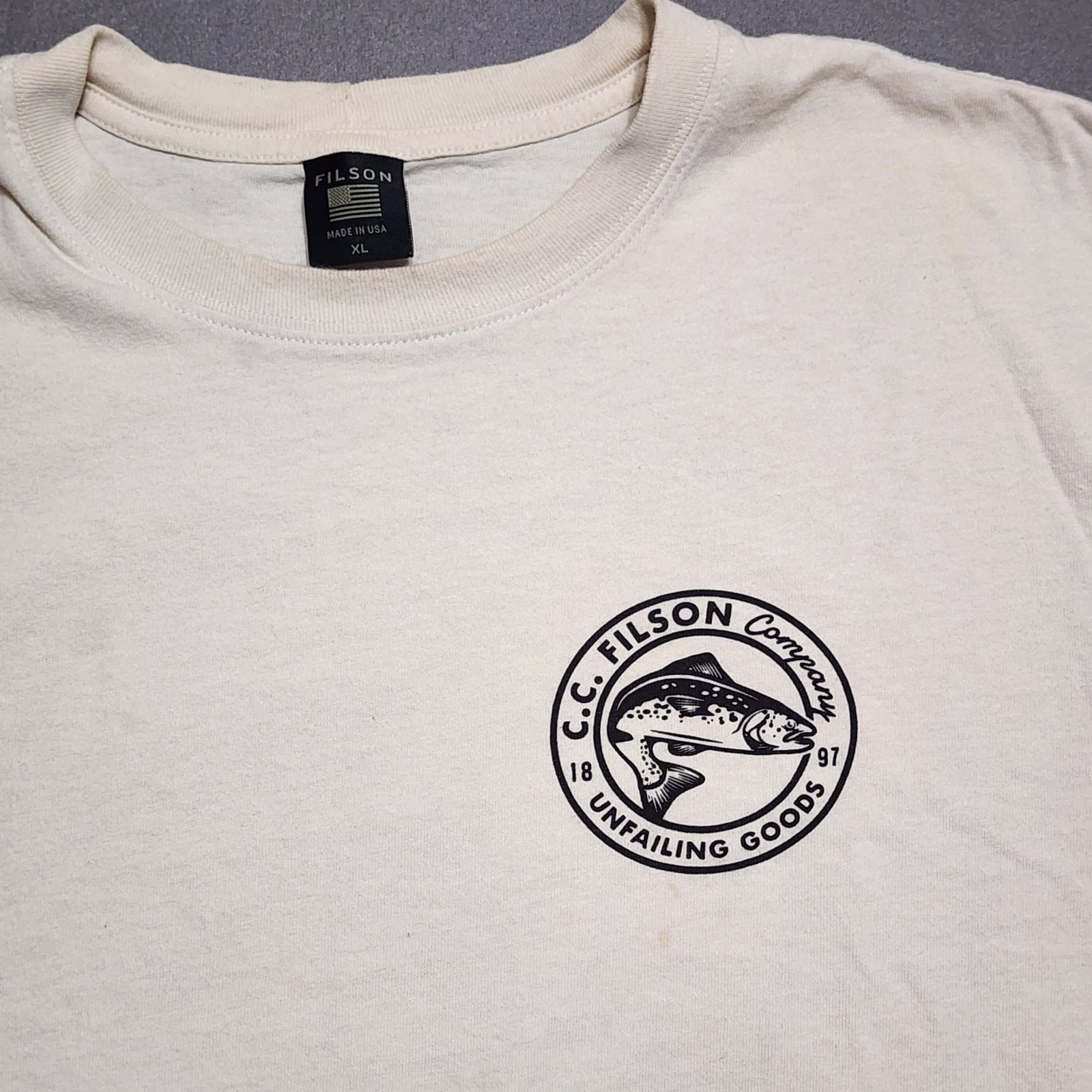 Filson Alaska Outfitter Unfailing Goods Trout Graphic T-Shirt Men's XL USA Made gallery