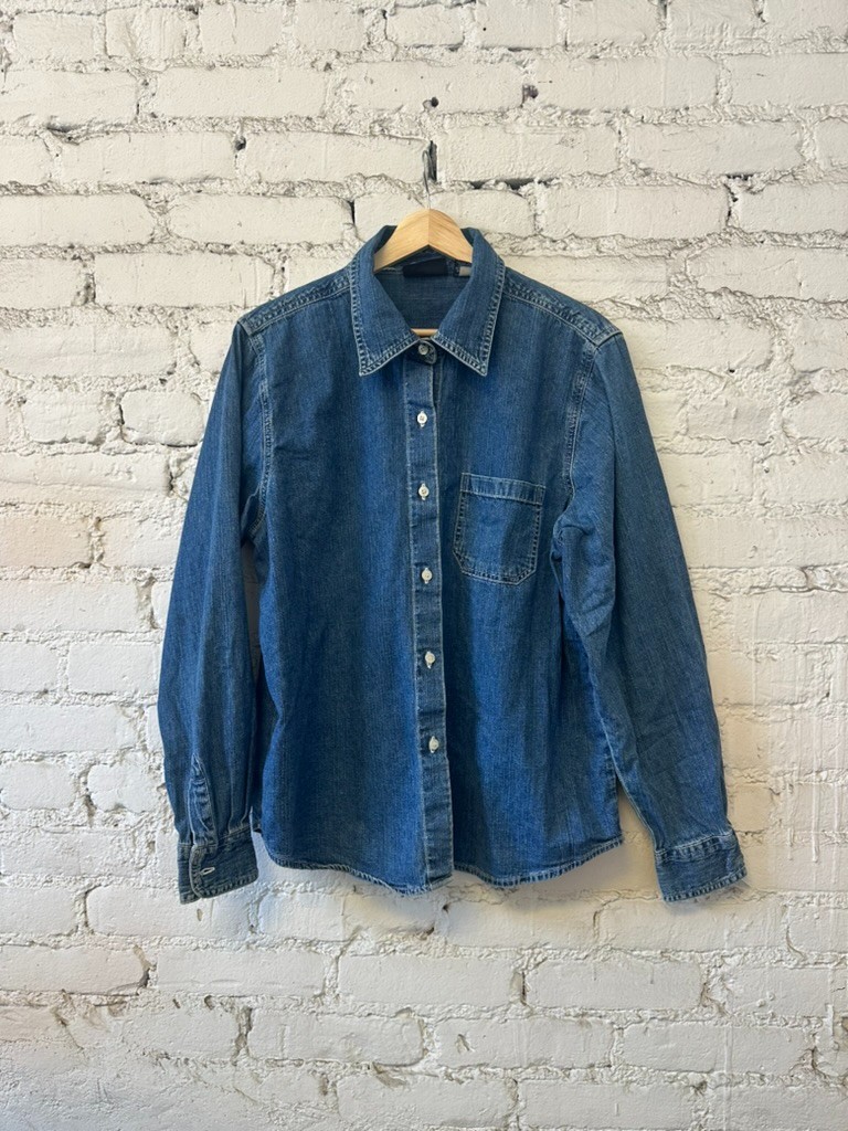 Gap Denim Shirt Unisex Medium Blue Button Up Chambray Workwear Classic Fit gallery