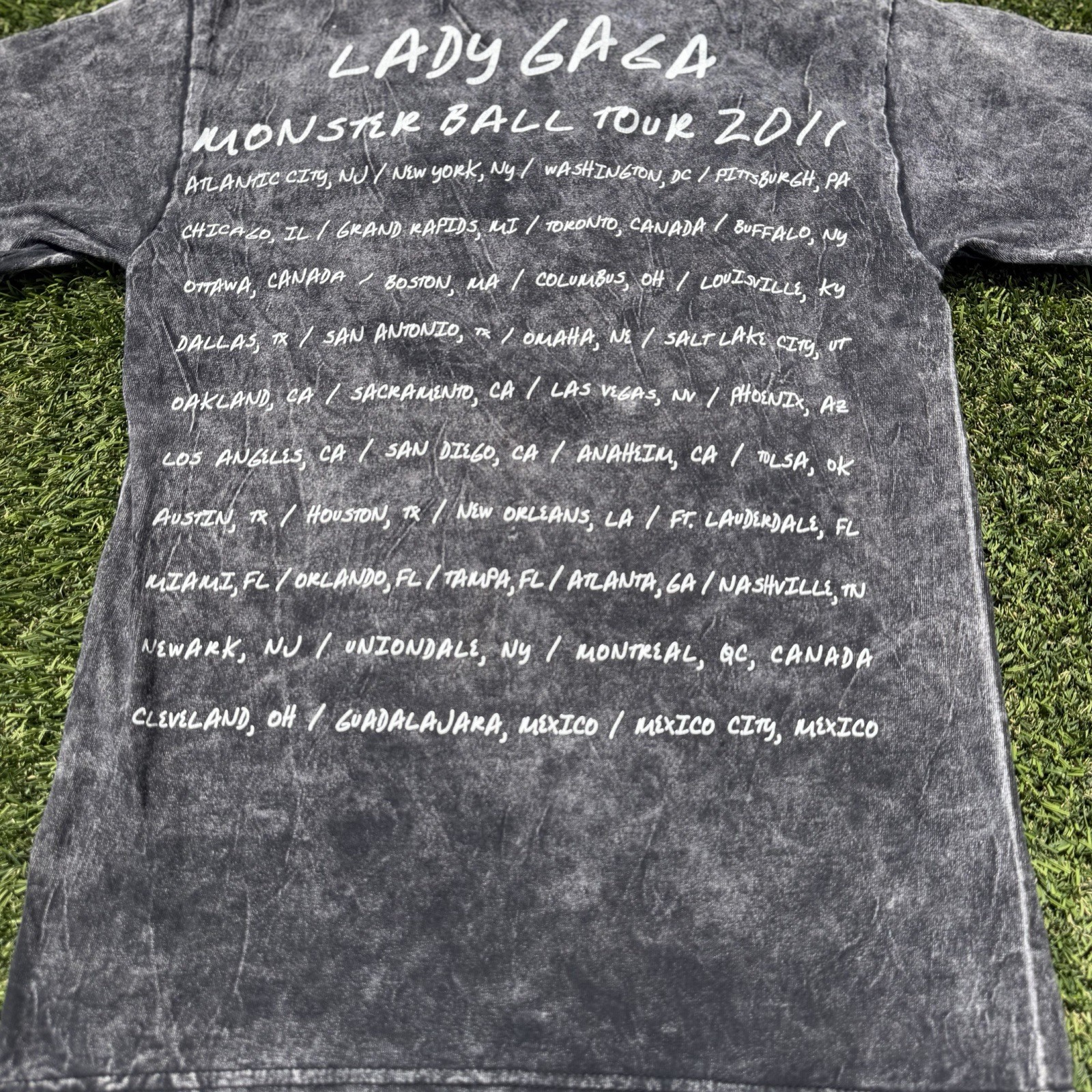 Lady Gaga Monster Ball Tour Gray Double-Sided Graphic Print Crew Neck T-Shirt S gallery