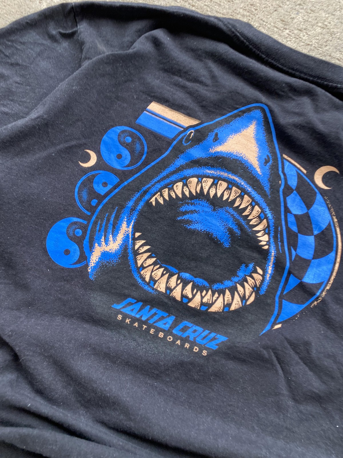 Santa Cruz Skateboards Shirt Mens Large Black Logan Shark Graphic Tee T-Shirt gallery