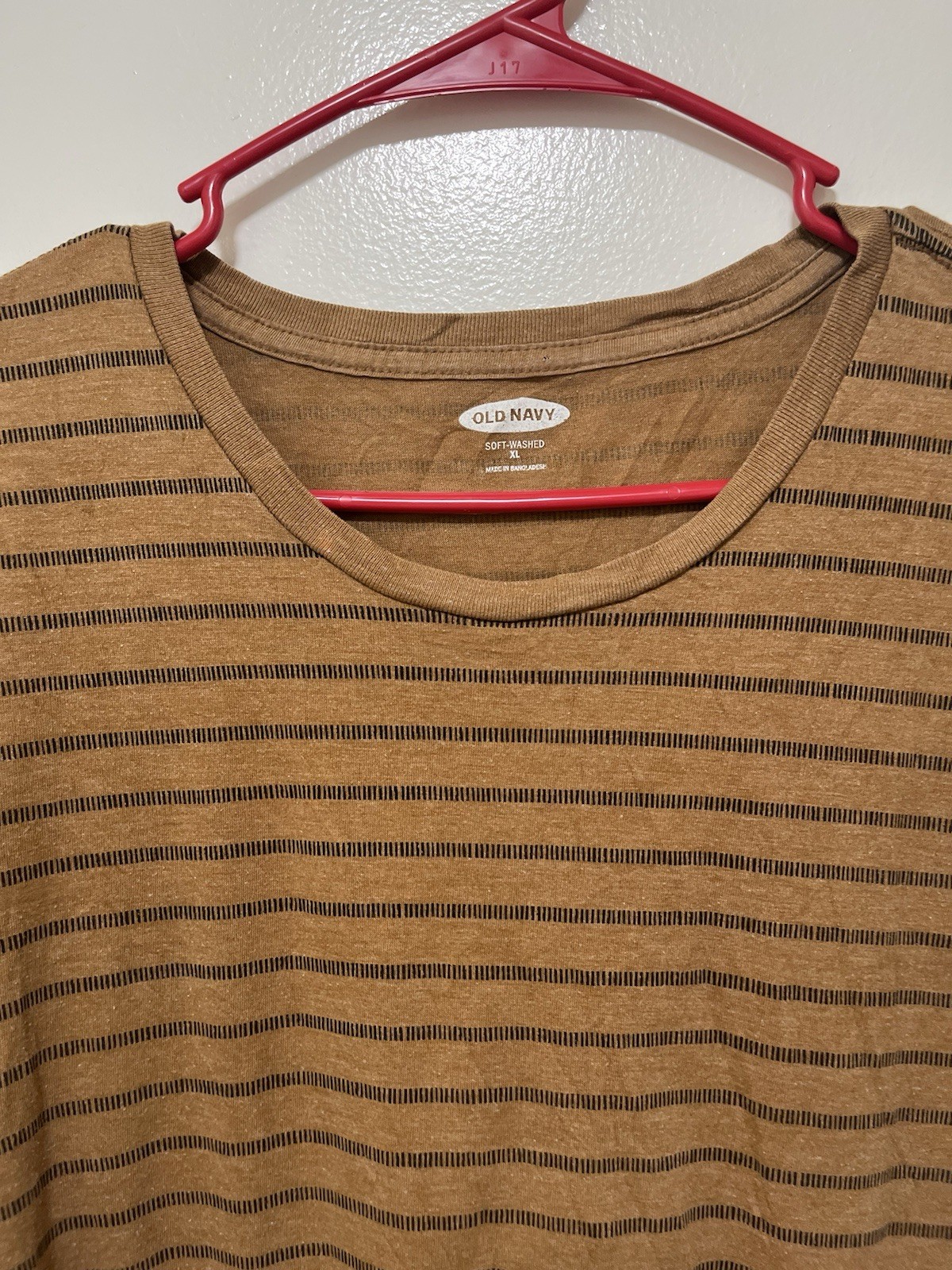Old Navy men’s Shirt Large Striped Short Sleeves Pre-owned XL Soft Washed gallery