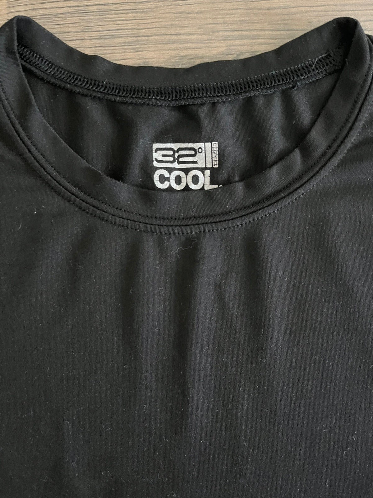 32 Degrees Cool Black Short Sleeve Athletic T Shirt Lightweight Mens Medium