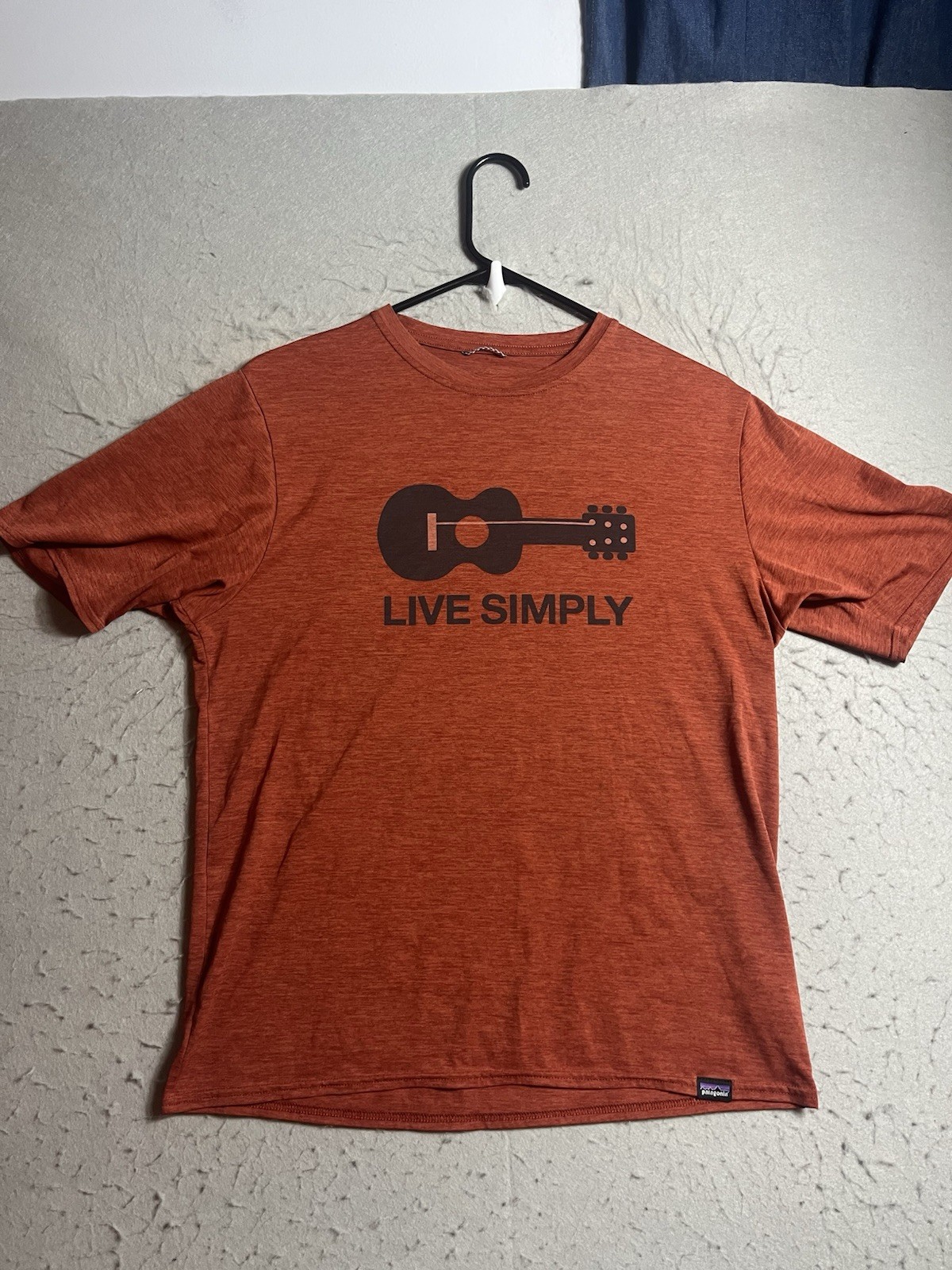 Patagonia Live Simply Capilene Cool Daily T Shirt Men’s S Orange Organic Graphic