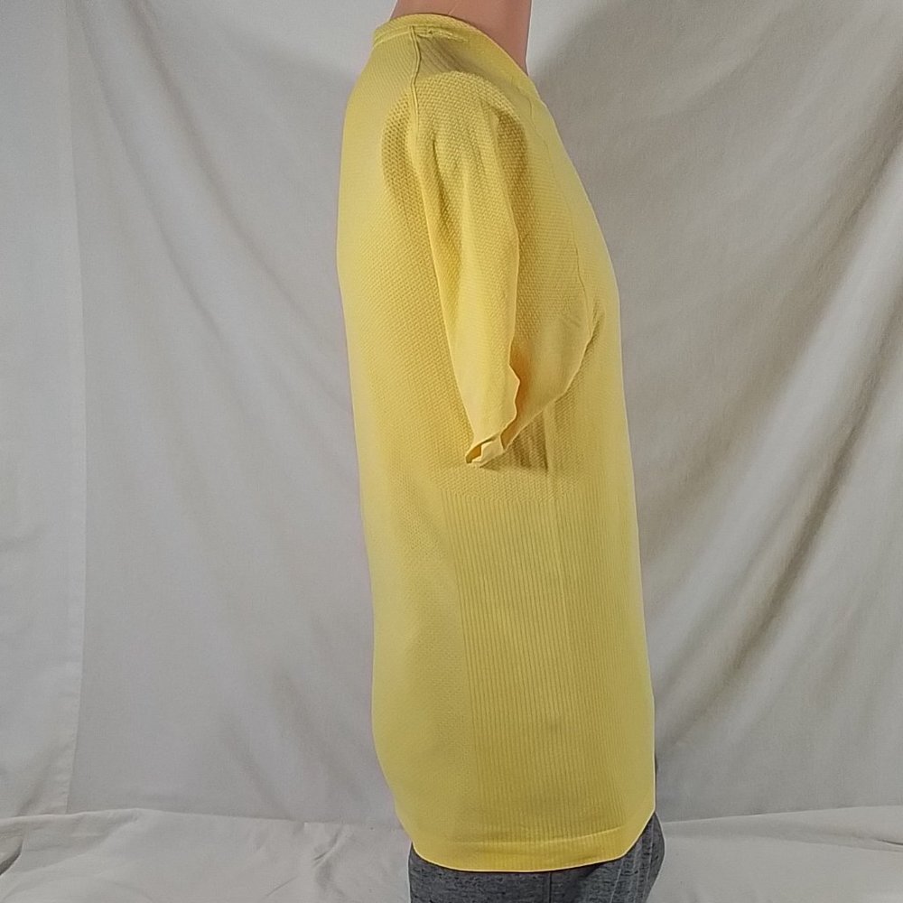 Men's VRST Circuit Seamless Short Sleeve Tee Lightbeam Yellow-NWT-Free Shipping! gallery