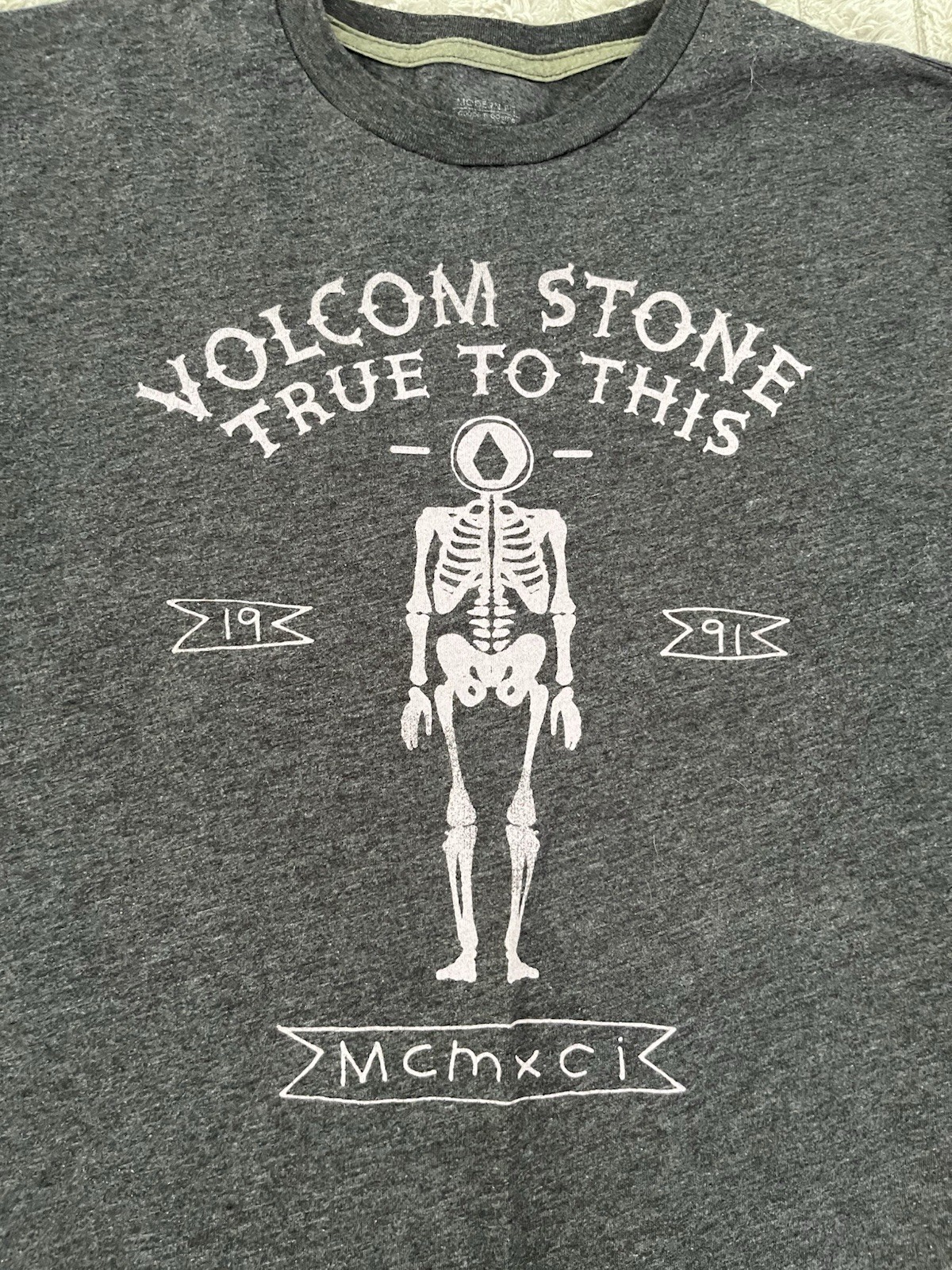 Volcom Stone True To This T Skeleton MCMXCI 1991 Women's Size Large Heather Gray gallery