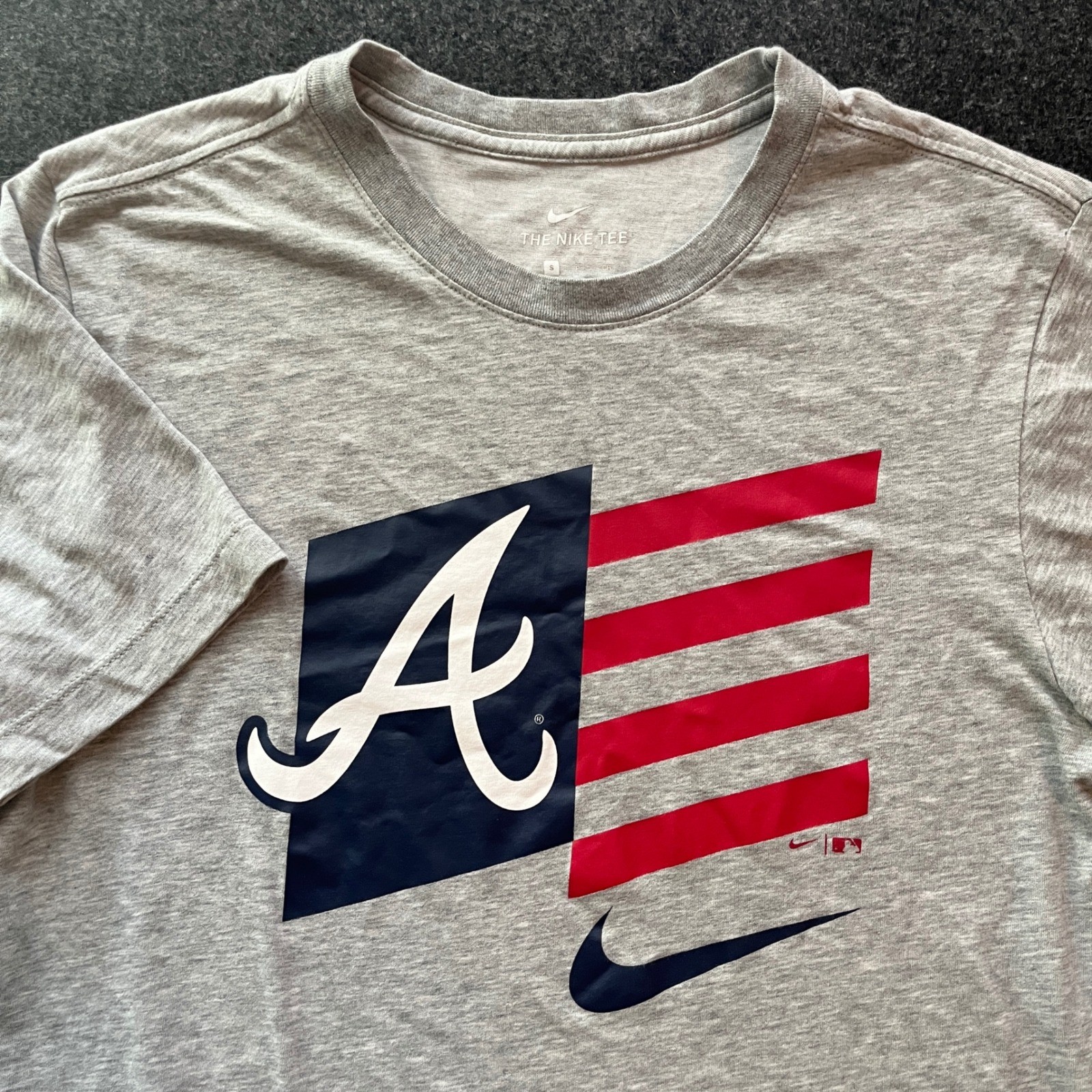 Nike Atlanta Braves T-Shirt Mens Small Grey Excellent Dri-FIT MLB BV1919-060 gallery