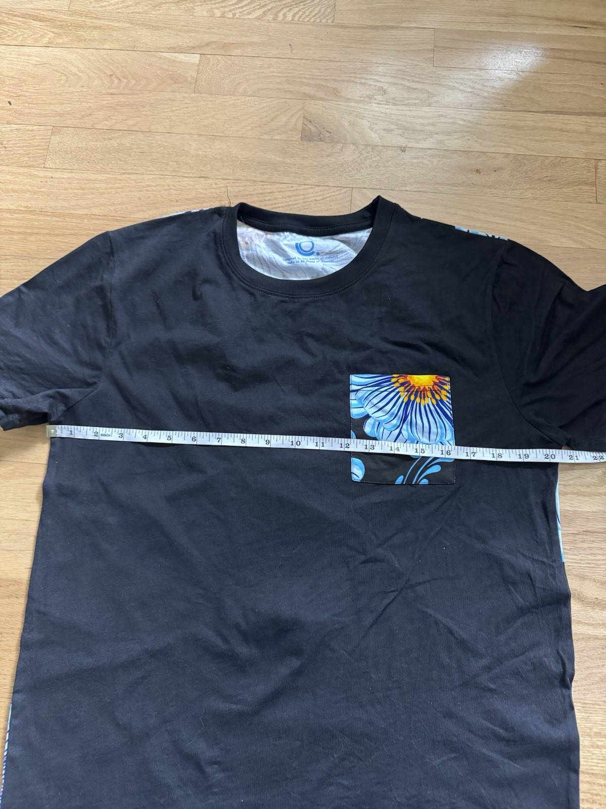 Black Blue Floral Graphic Pocket T-Shirt Men’s Large Cotton Sri Lanka Tee gallery