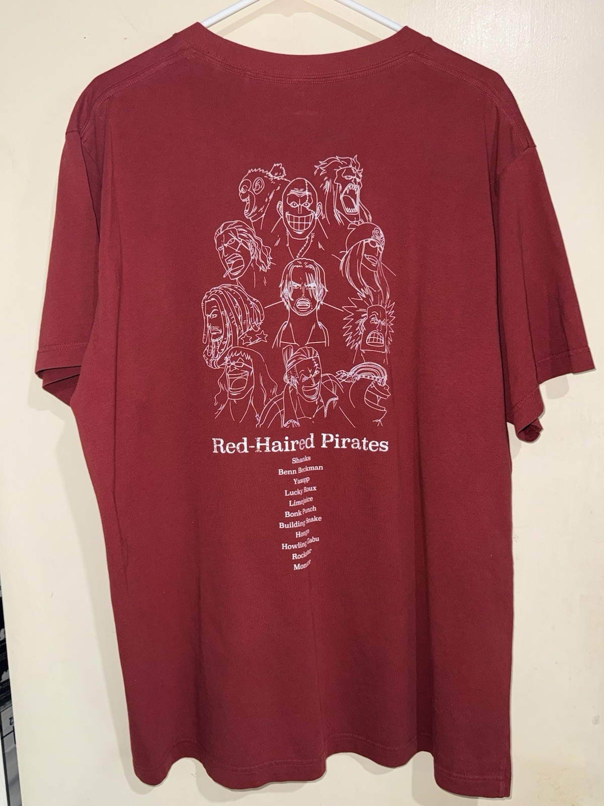 Uniqlo UT x One Piece Film Red Haired Pirates Graphic T-shirt Size XL Excellent gallery