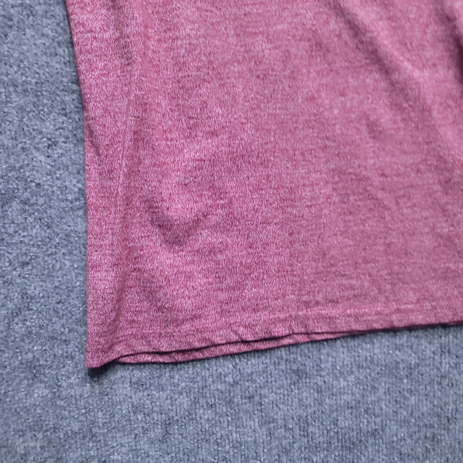 Massive T-Shirt Small Maroon Heathered V-Neck Contrast Trim Short Sleeve Tee gallery