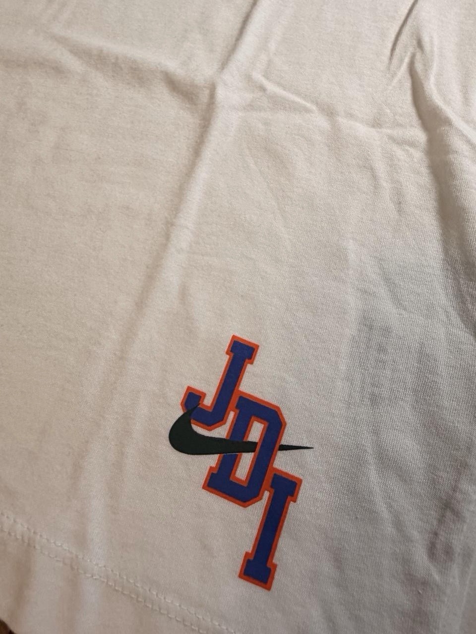 Nike The Nike Tee White Graphic Logo Crew Neck Short Sleeve T-Shirt Men's M gallery