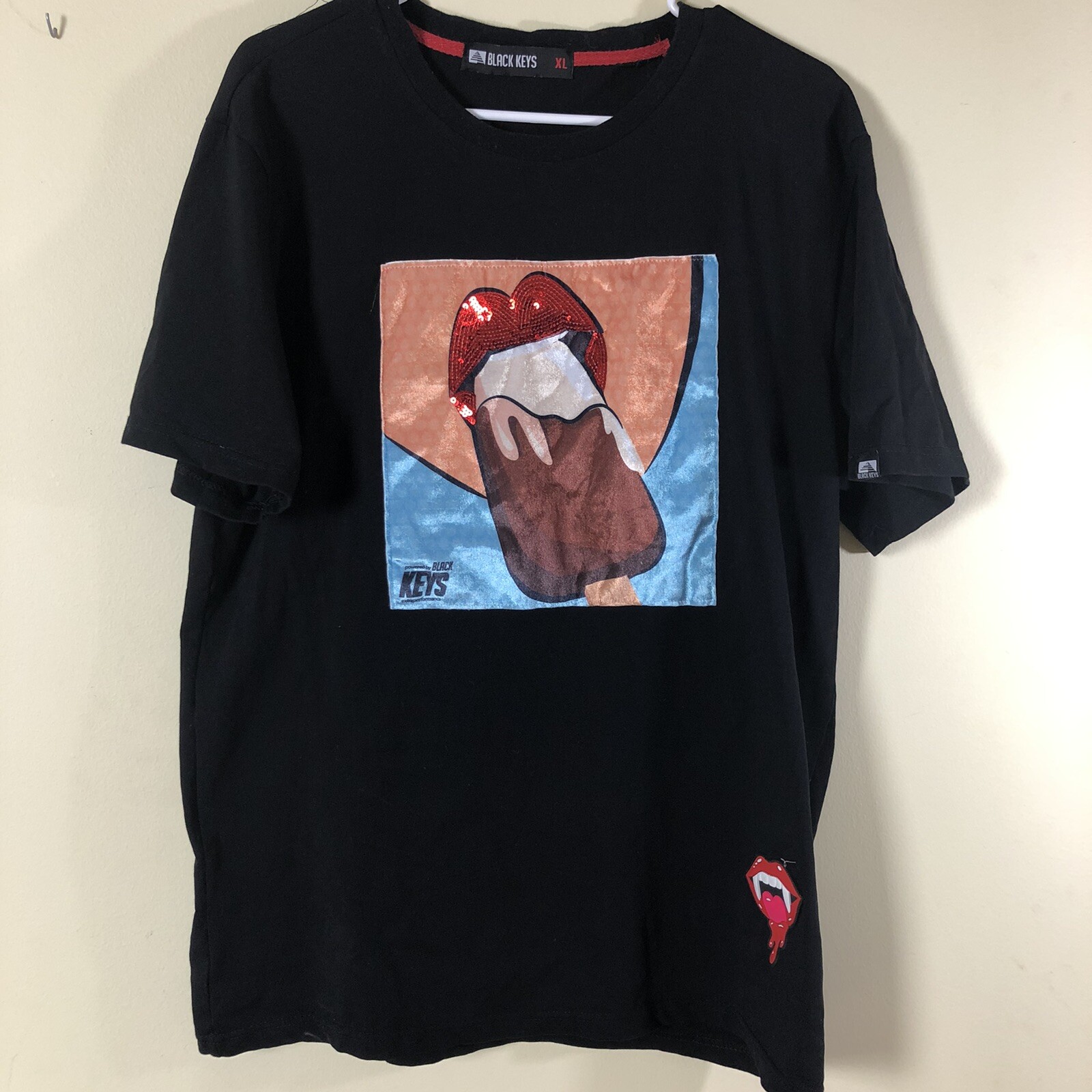 Men's Powered by Black Keys T-shirt Cotton Stretch w/ Sexy Lips Eating Ice Cream gallery