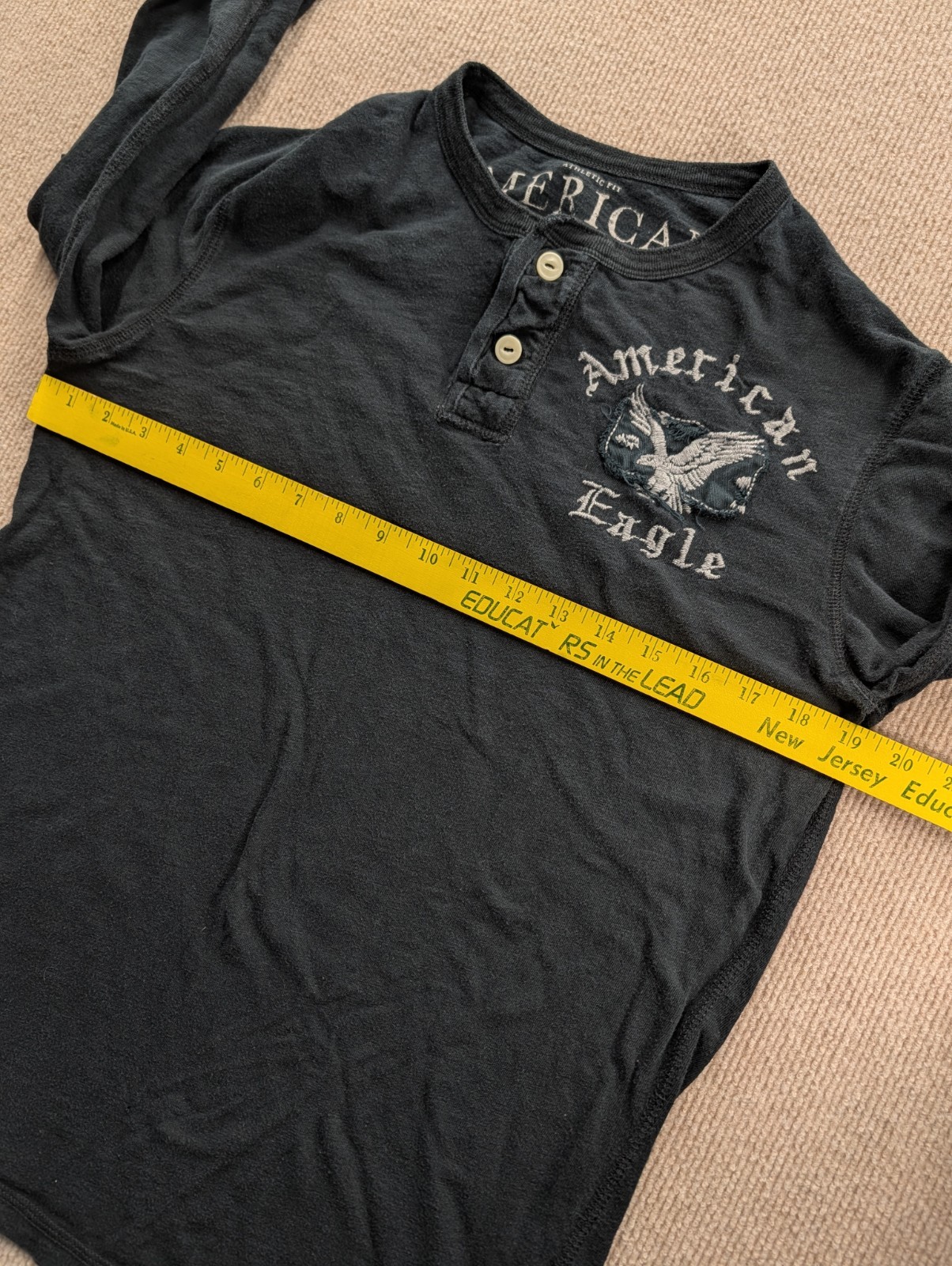 American Eagle Outfitters Men's Graphic Logo Henley T-Shirt Black S/P Athletic gallery