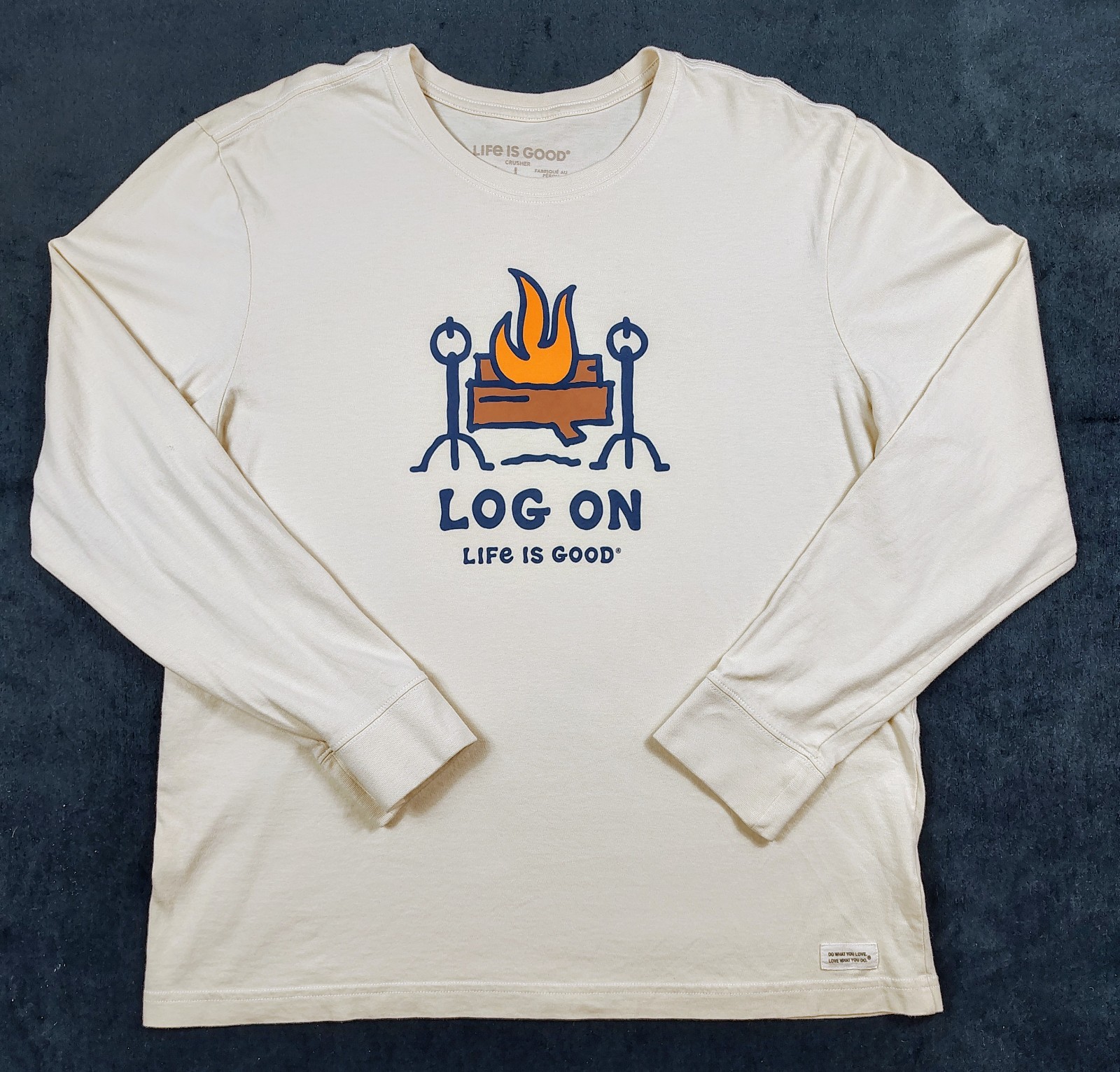 NEW Life Is Good "Log On" Fireplace LS Crusher T-Shirt Size L Beige Winter Fall gallery