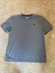 Quicksilver Men’s Performance Tshirt Size Large Blue