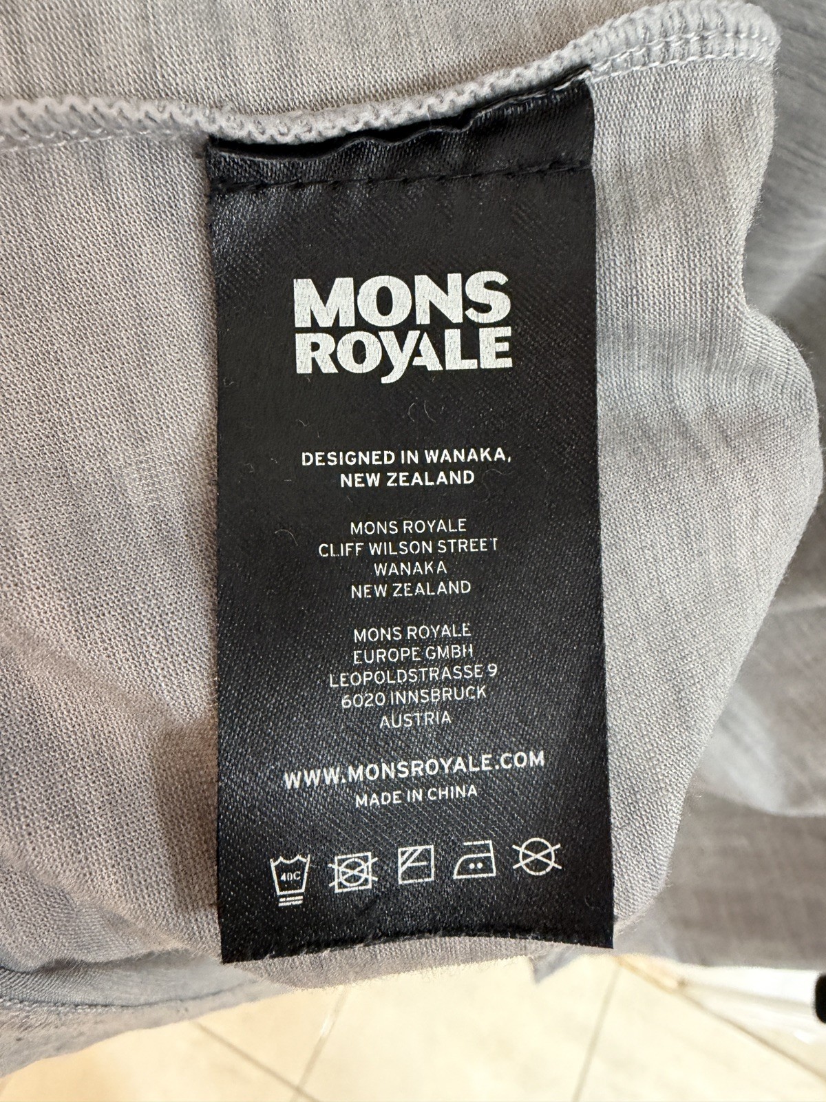 Mons Royale Icon Merino Air-Con Ultralight Longsleeve T-Shirt Mens Black Size XL gallery