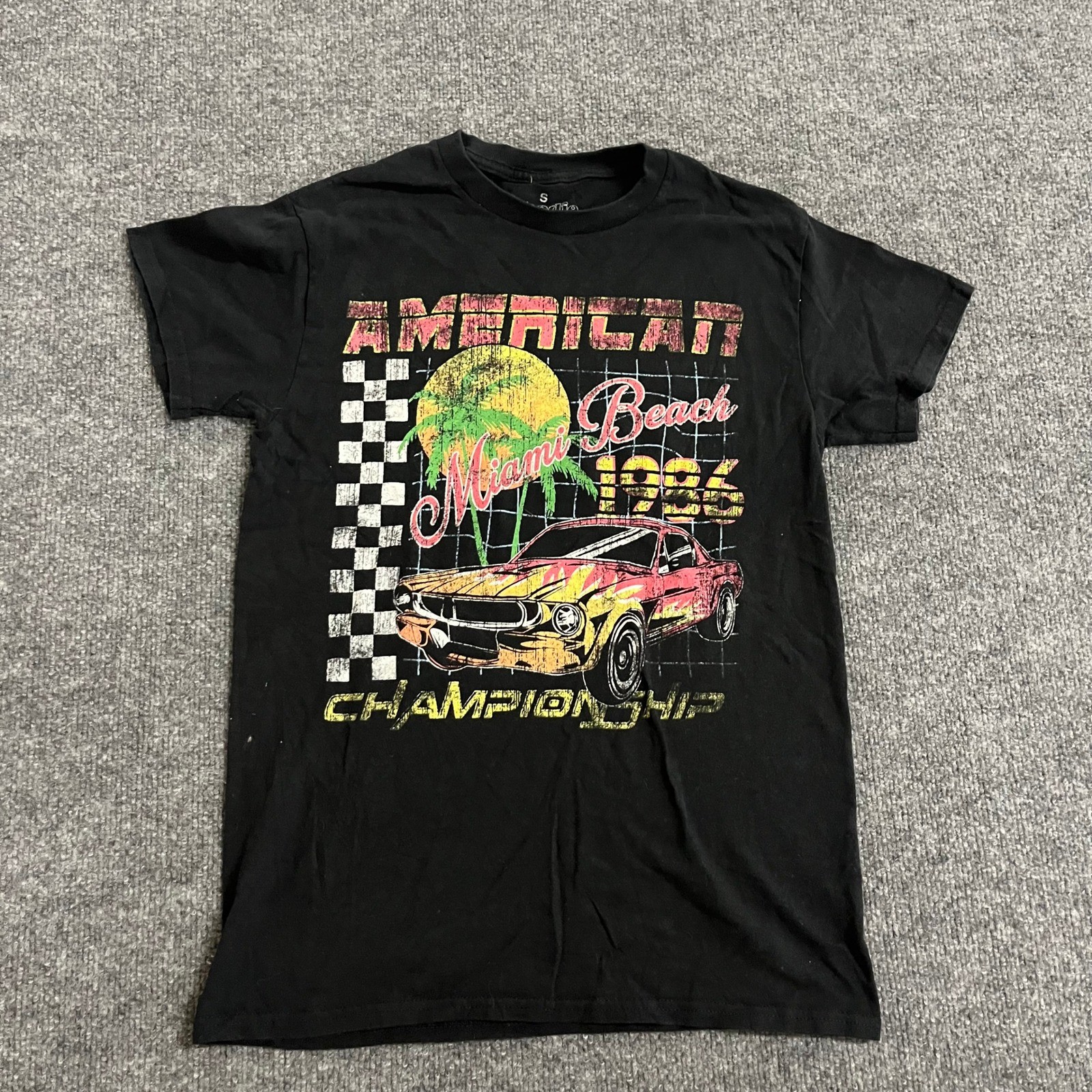 Goodie Two Sleeves T-Shirt Mens Size S Black Miami Beach 1986 Car Graphic Retro gallery