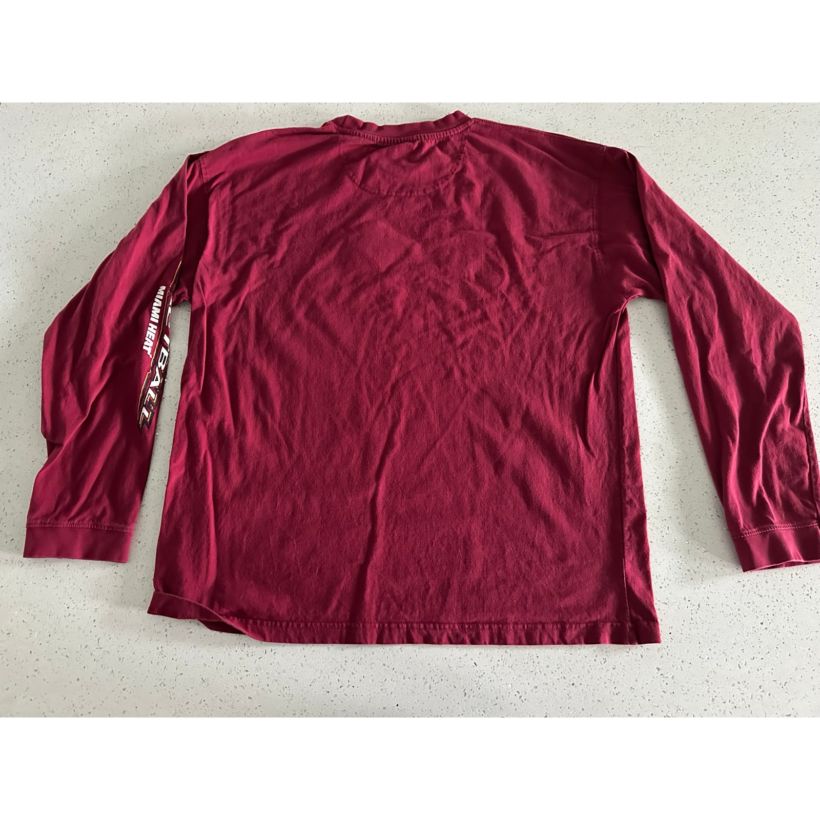 NBA Miami Heat Big Logo Red Long Sleeve Crew Neck w/ Basketball Spelled Out XL gallery
