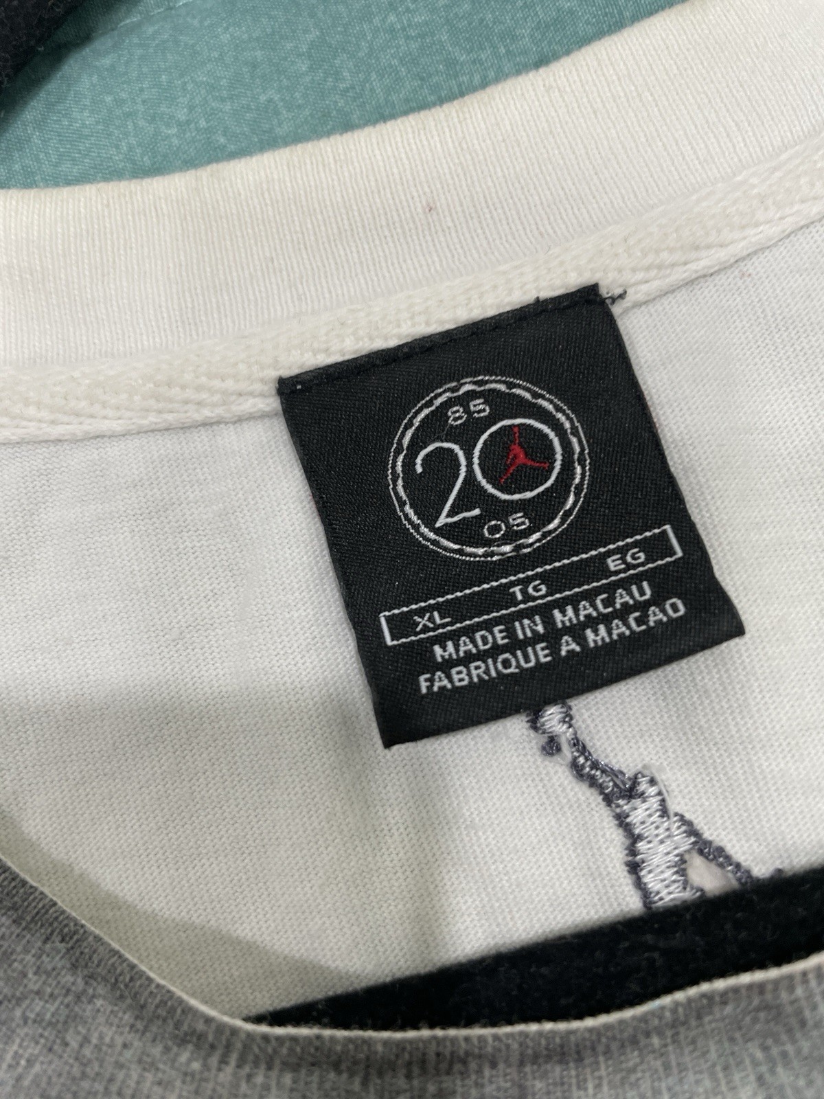 Vintage 2005 Nike Air Jordan 1 Skyline T-Shirt Bred Blacktoe XL 20th Anniversary gallery