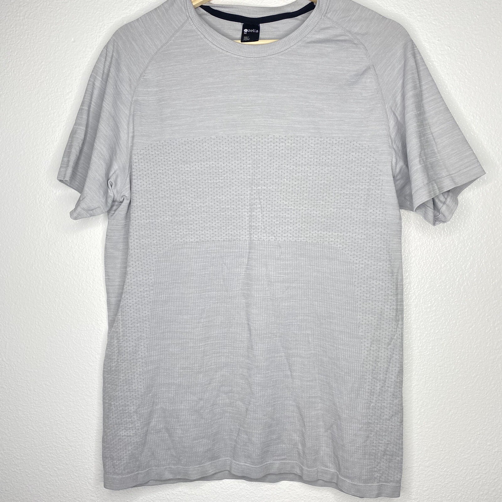 Zella Seamless Performance Gym Workout Activewear Short Sleeve Gray Shirt Mens M gallery